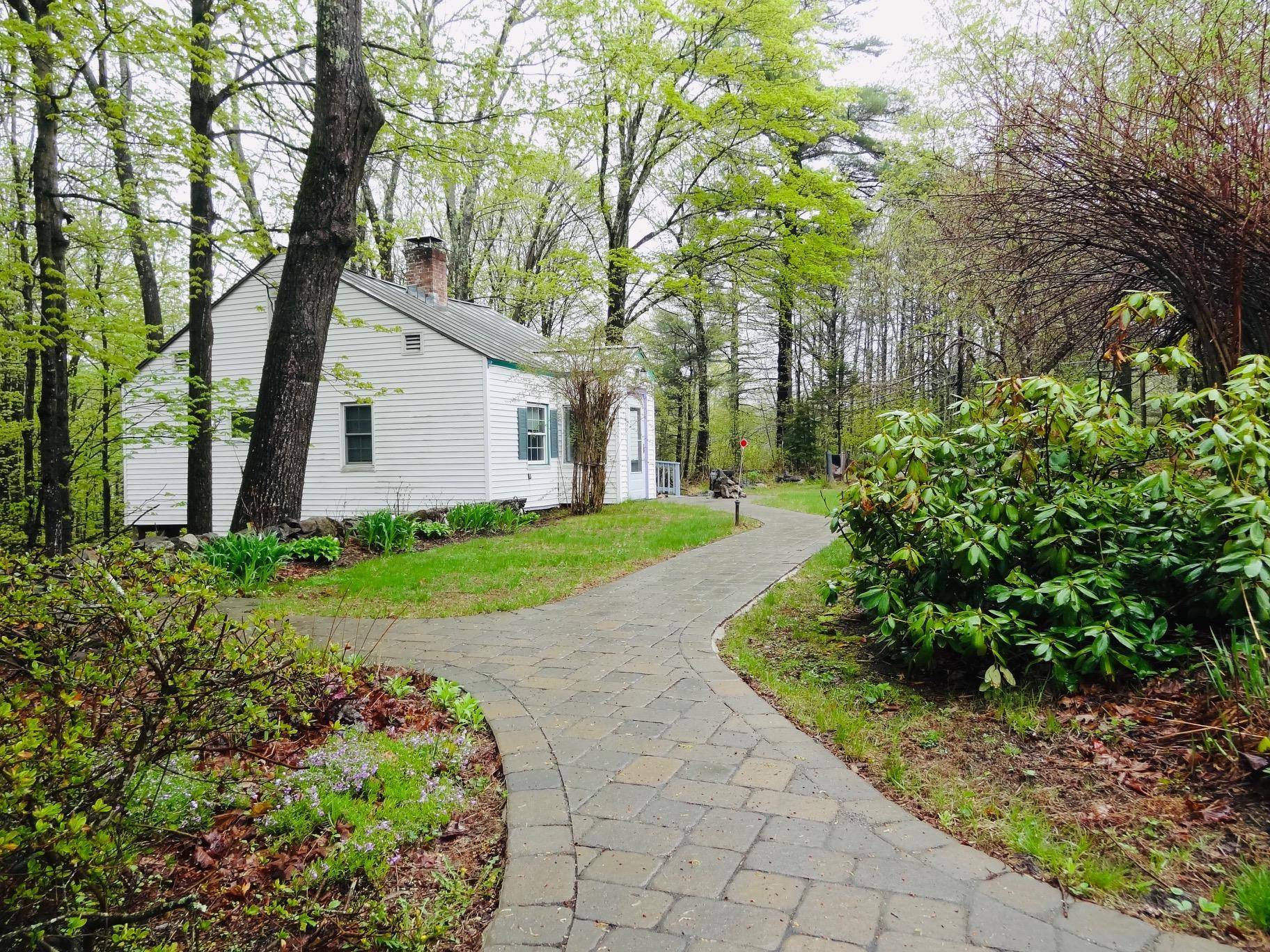 Andover, NH 03216,328 Main ST #Unit C