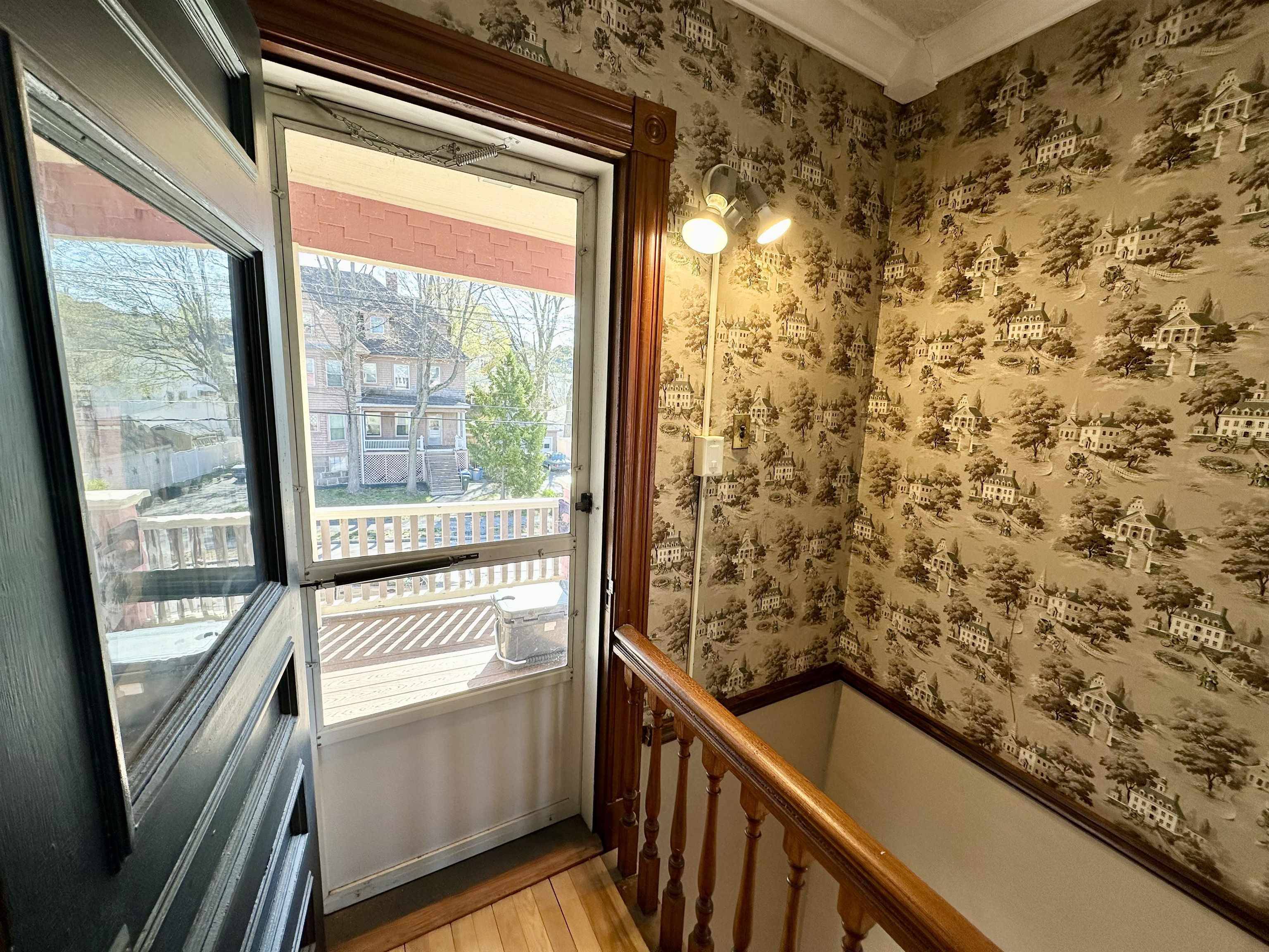 68 Russell ST Manchester, NH 03104