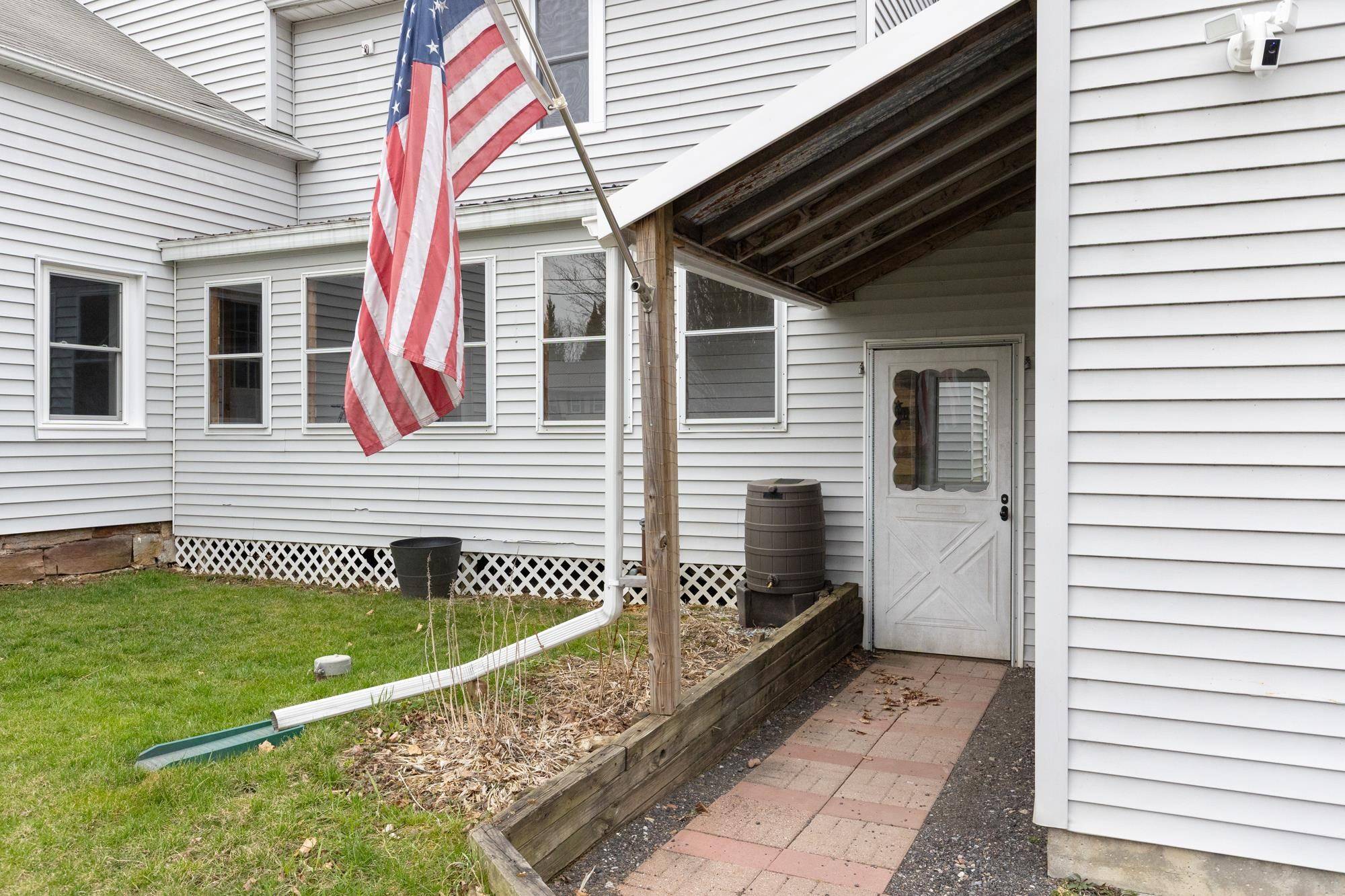 St. Albans Town, VT 05478,742 Bronson RD