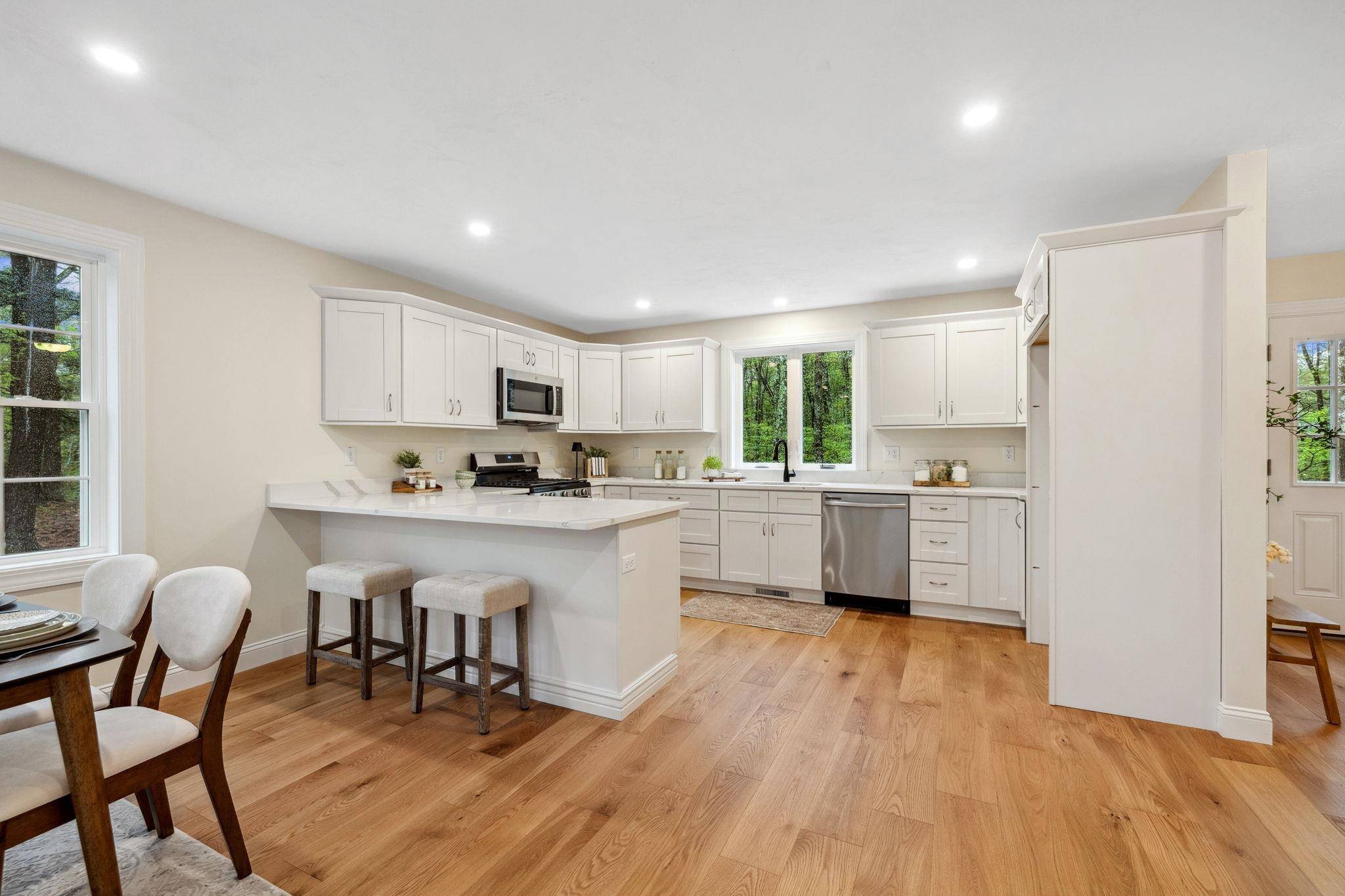 46 Ledge RD #A Pelham, NH 03076