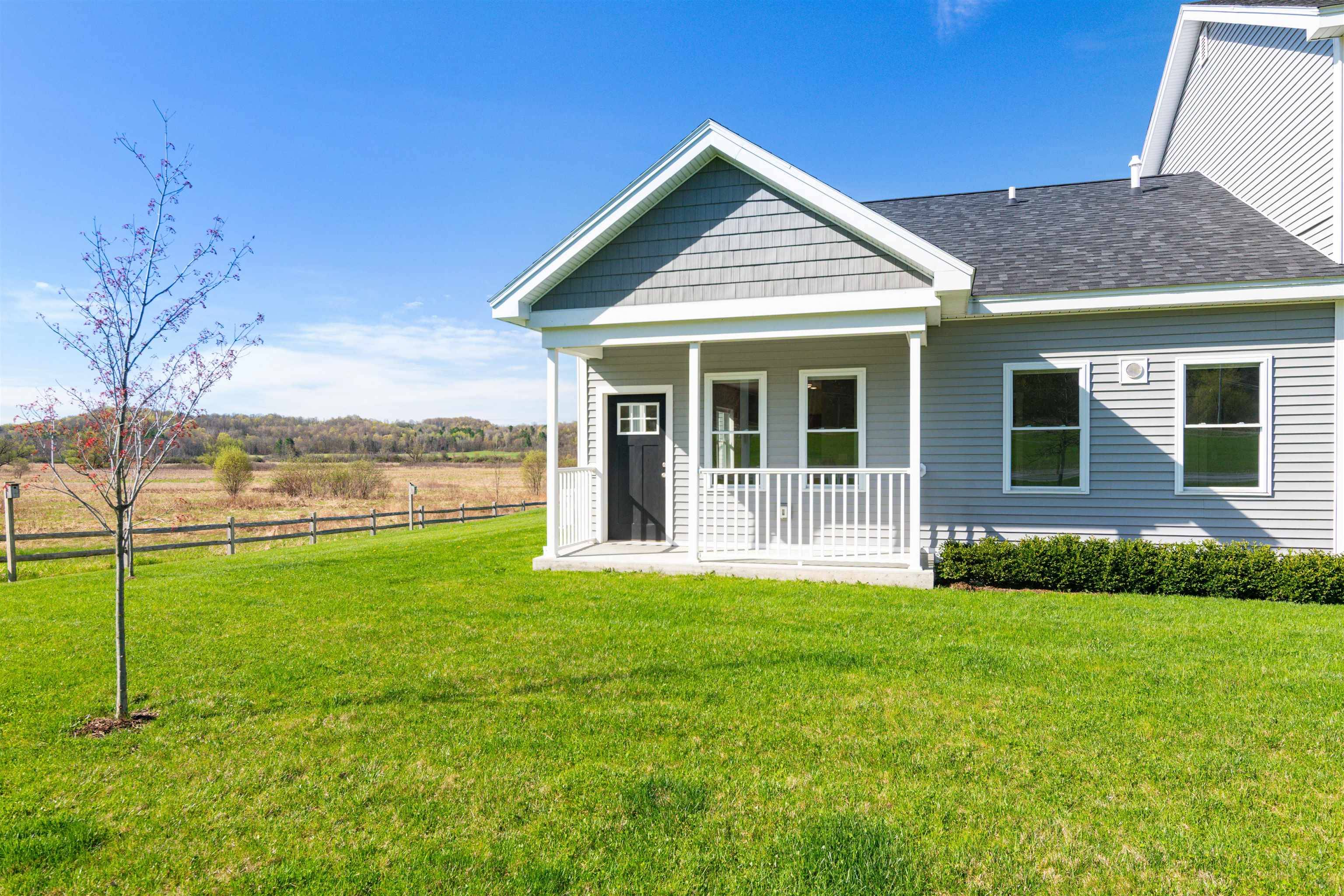 Hinesburg, VT 05461,39 Clover LN #14