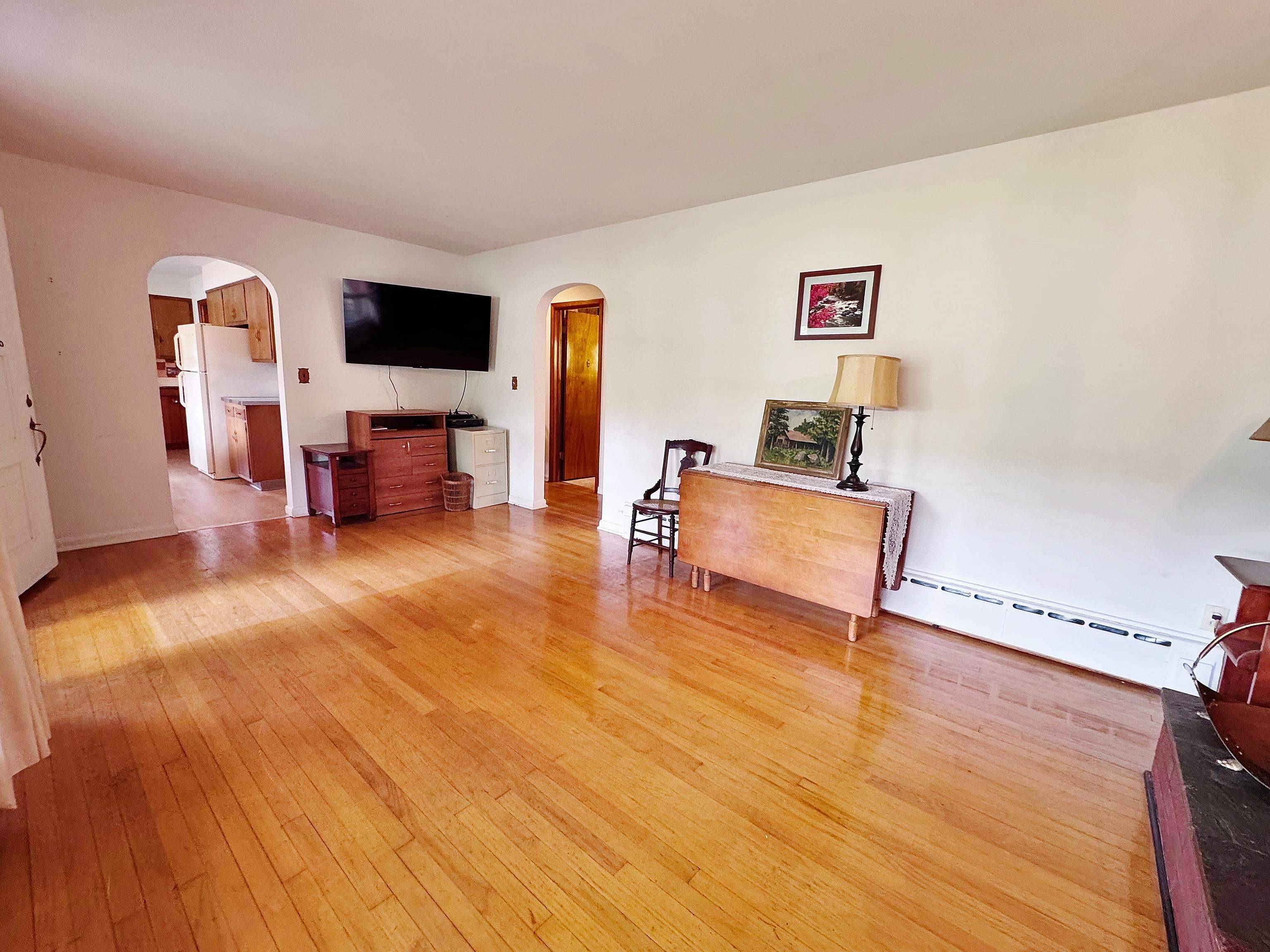 Bennington, VT 05201,322 Burgess RD