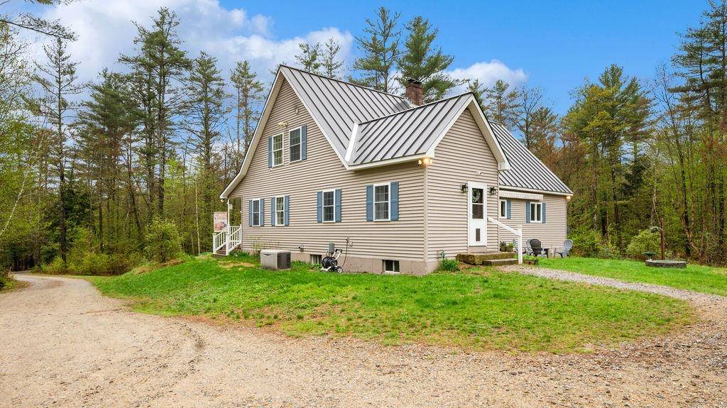 Hill, NH 03243,308 Murray Hill RD