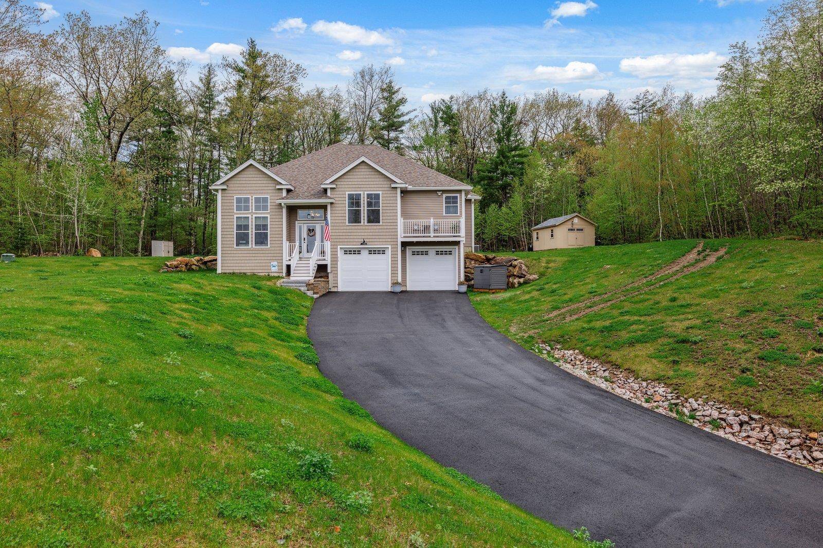 Wilton, NH 03086,11 Carriage Hill RD