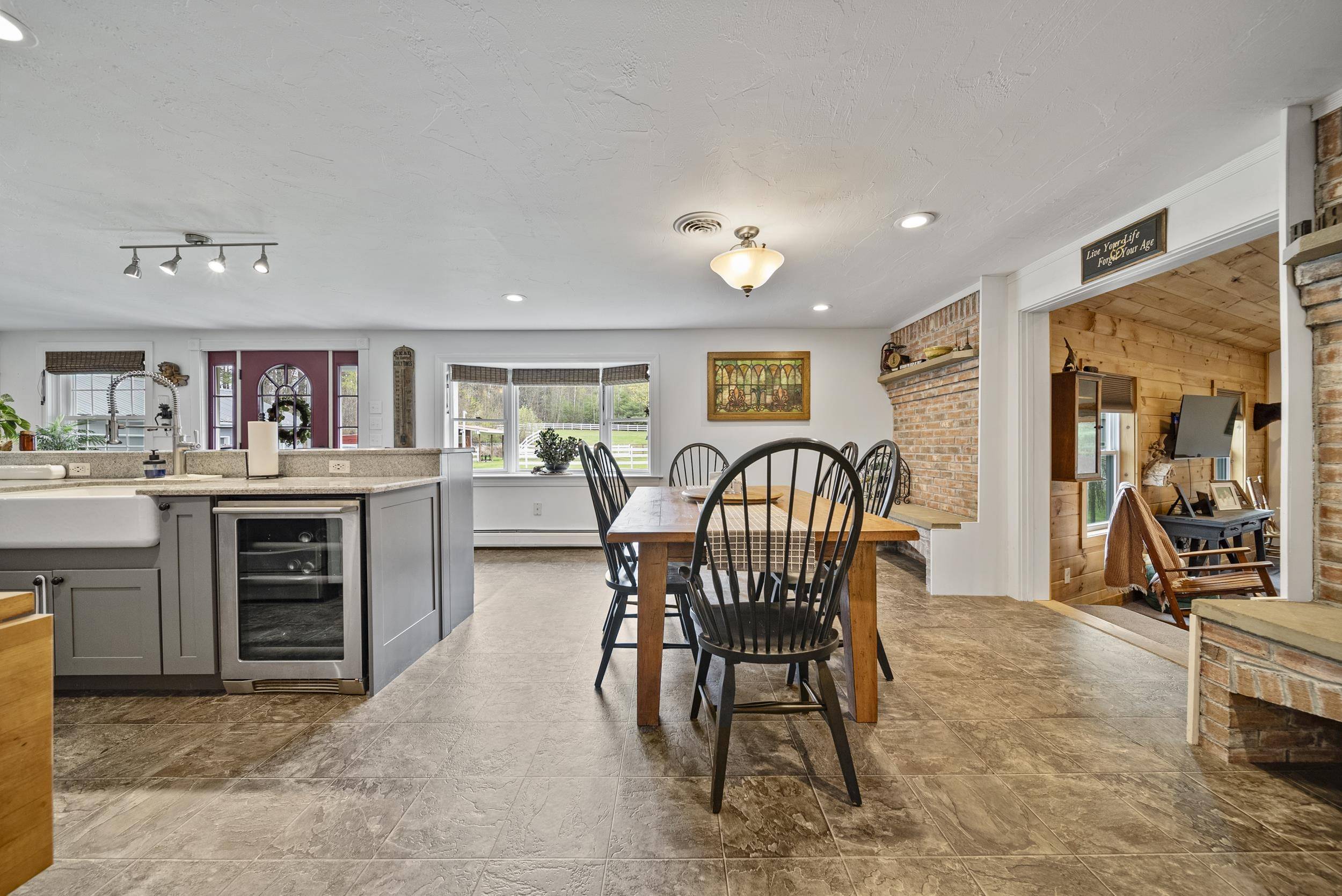 3 Hemlock Hill DR Loudon, NH 03307