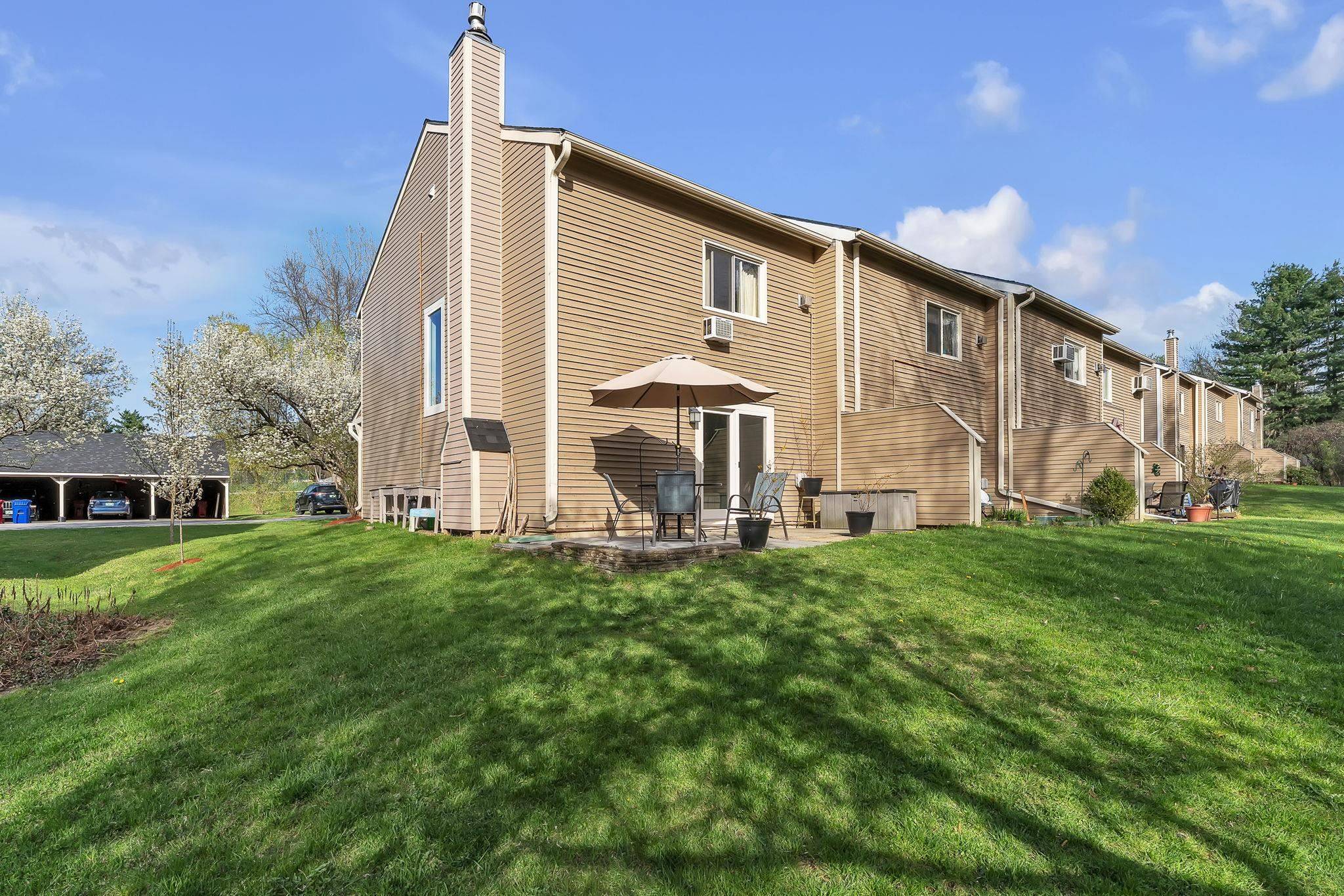 South Burlington, VT 05403,L9 Stonehedge DR
