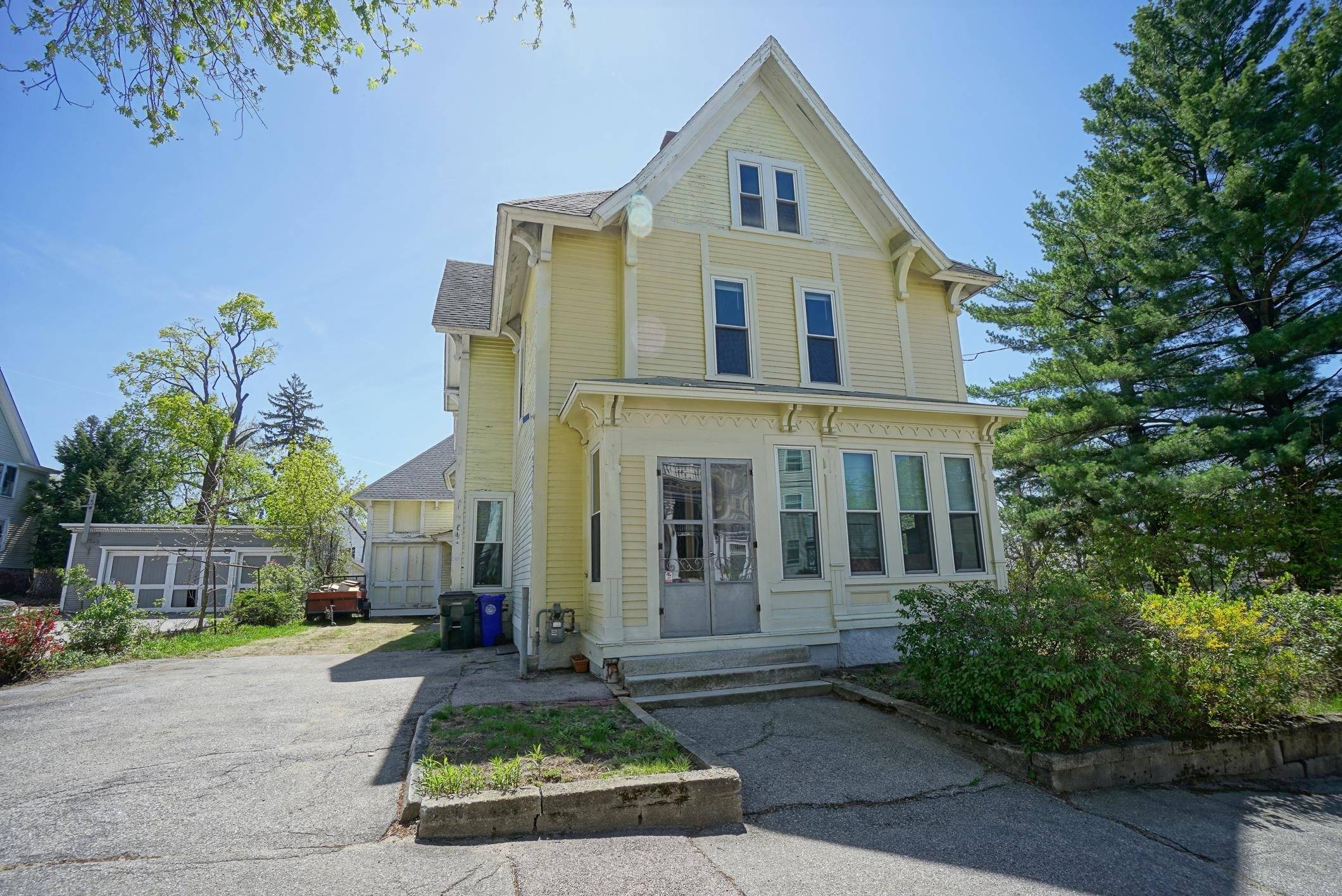 Manchester, NH 03104,489 Hanover ST