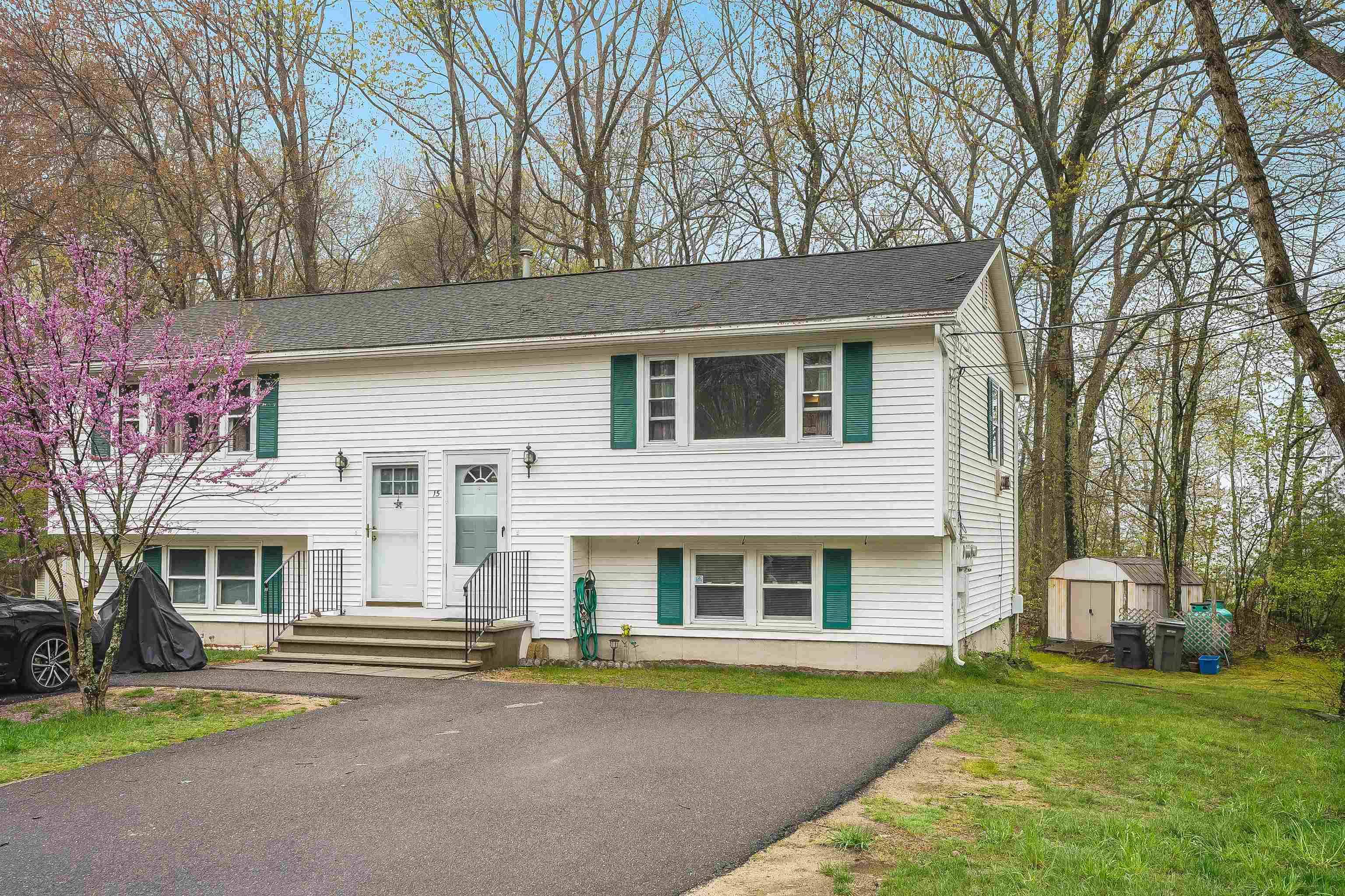 Derry, NH 03038,15 Derryfield RD #R
