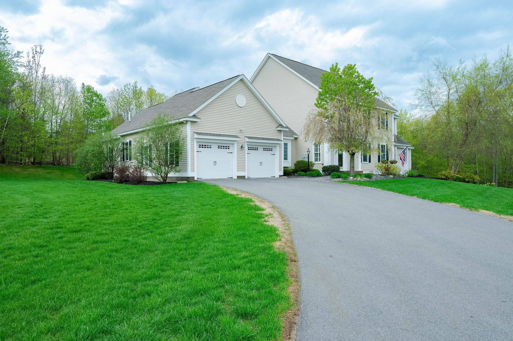 Chester, NH 03036,55 Granite LN
