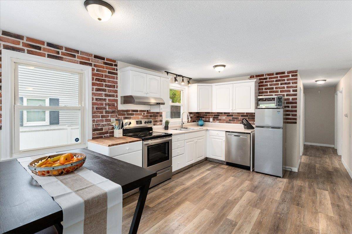 6 Davies ST Bedford, NH 03110