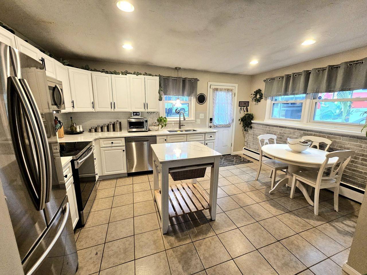 Boscawen, NH 03303,320 Queen ST