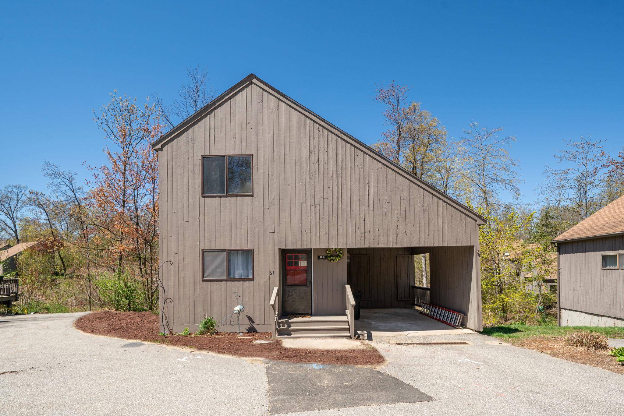 Nashua, NH 03063,64 Coburn Woods AVE #64