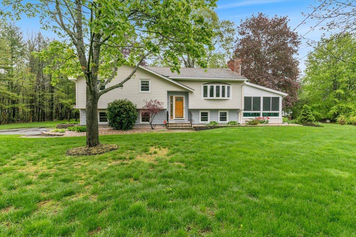 Newton, NH 03858,51 Whittier ST