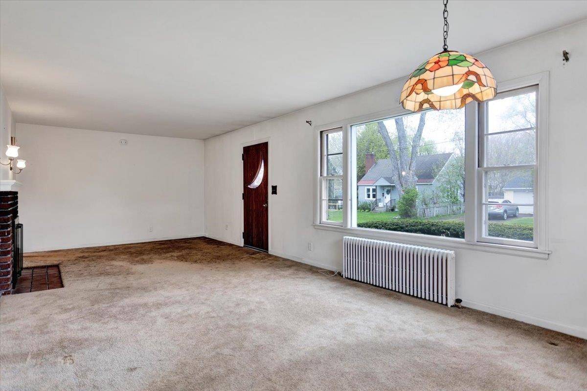 South Burlington, VT 05403,7 Iby ST