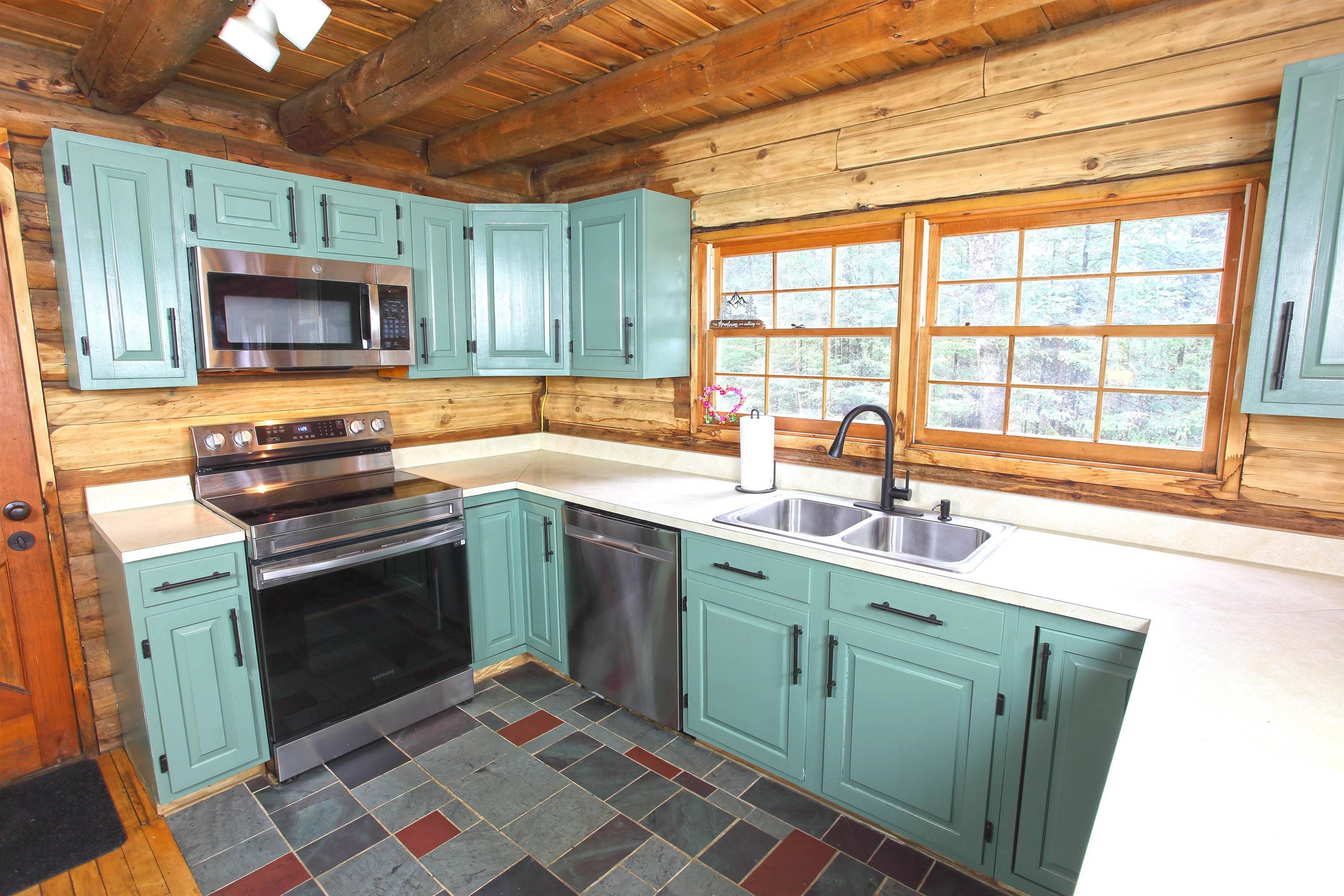 Halifax, VT 05358,886 Brook RD