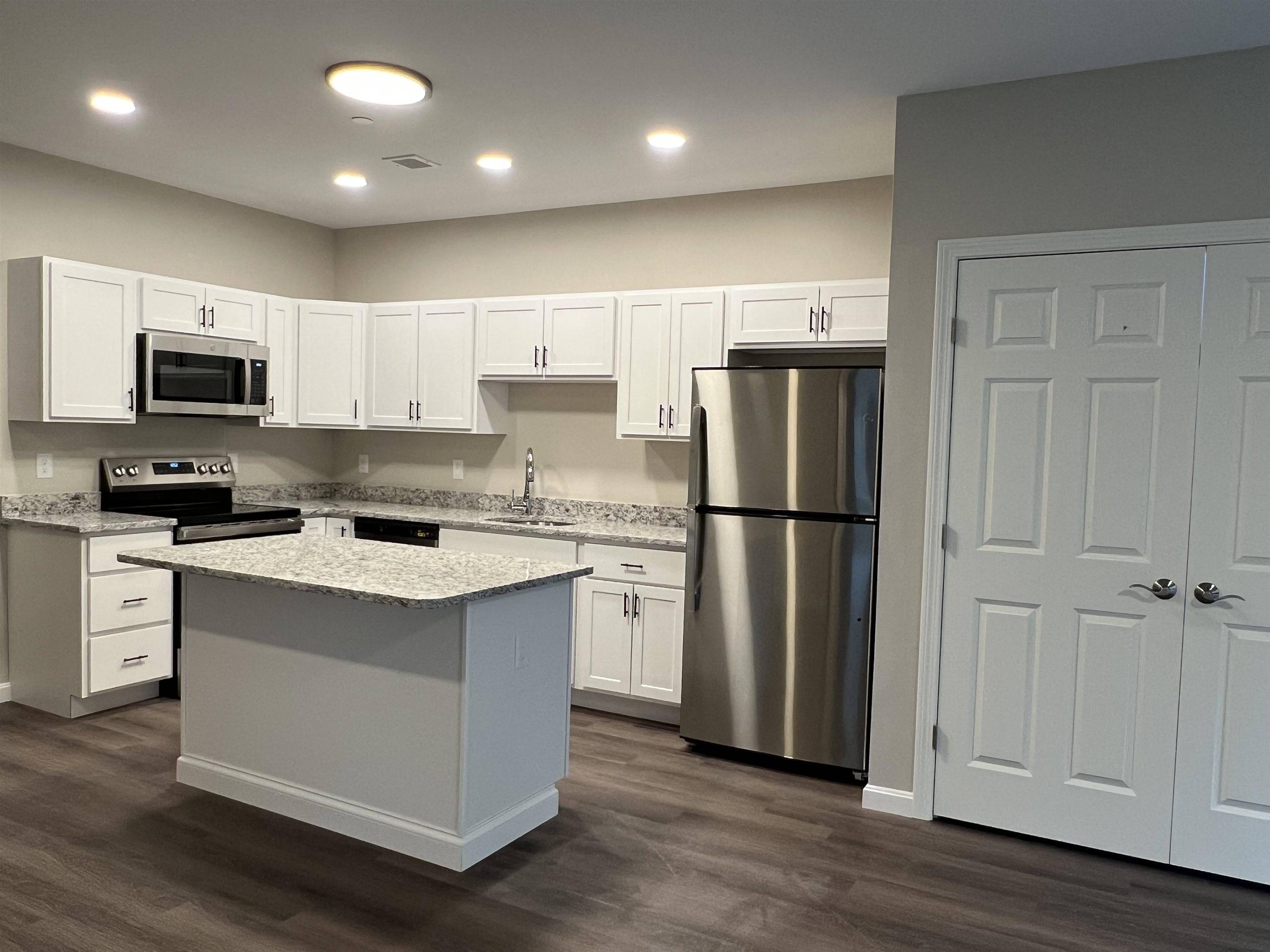 Londonderry, NH 03053,217 Rockingham RD #205