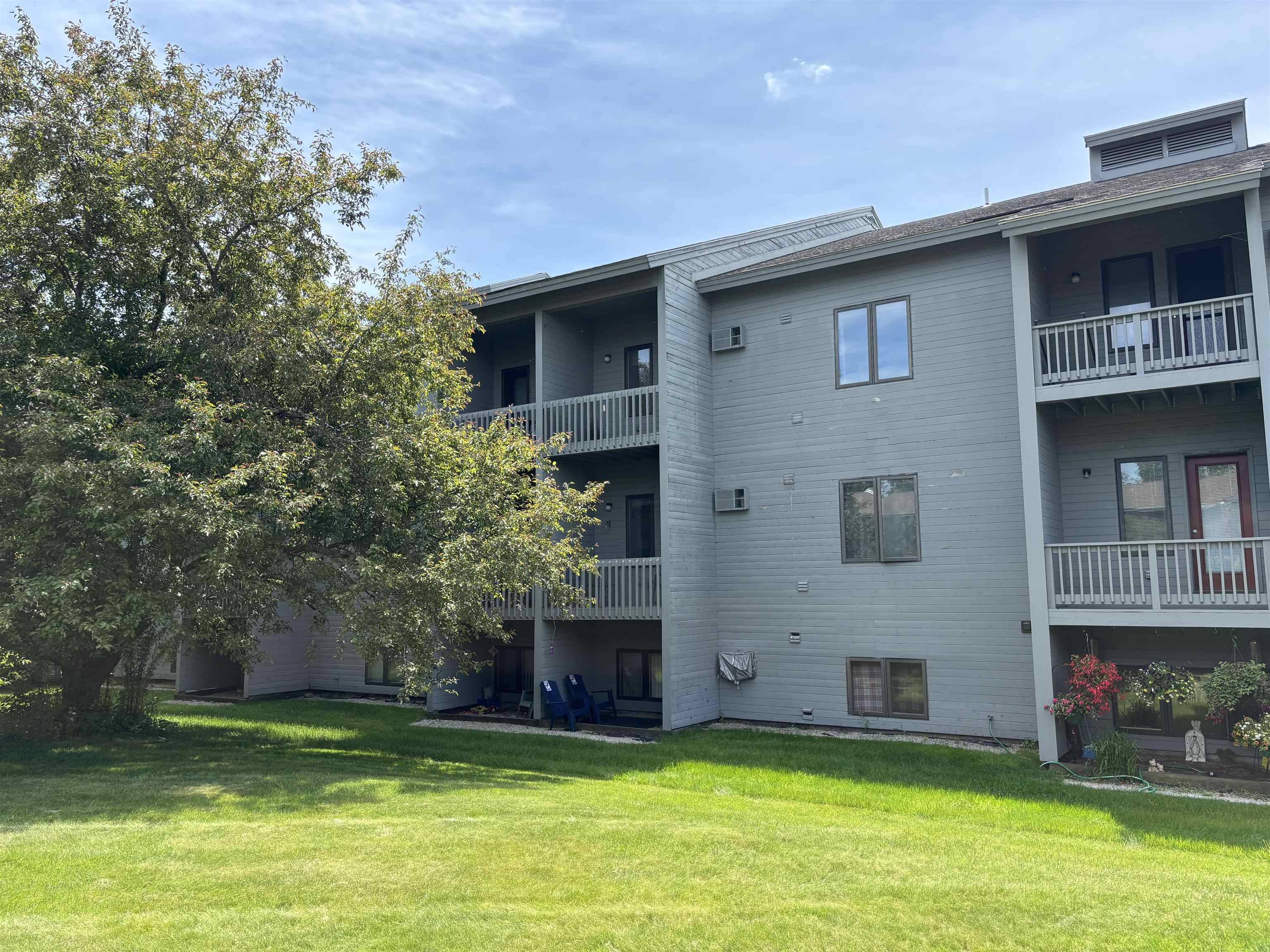 Derry, NH 03038,5 Tsienneto RD #186