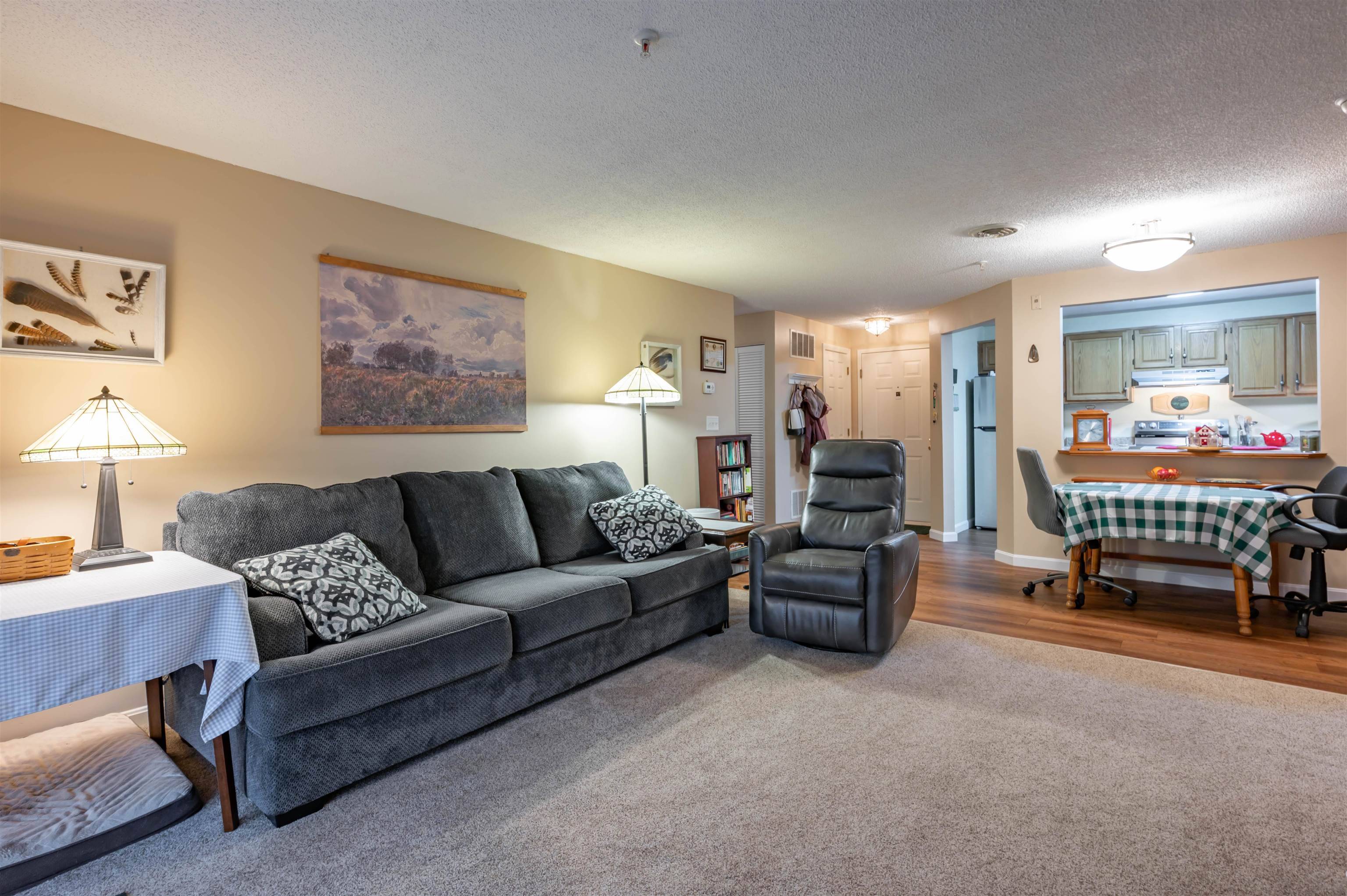 Nashua, NH 03063,6 Mayfair LN #104