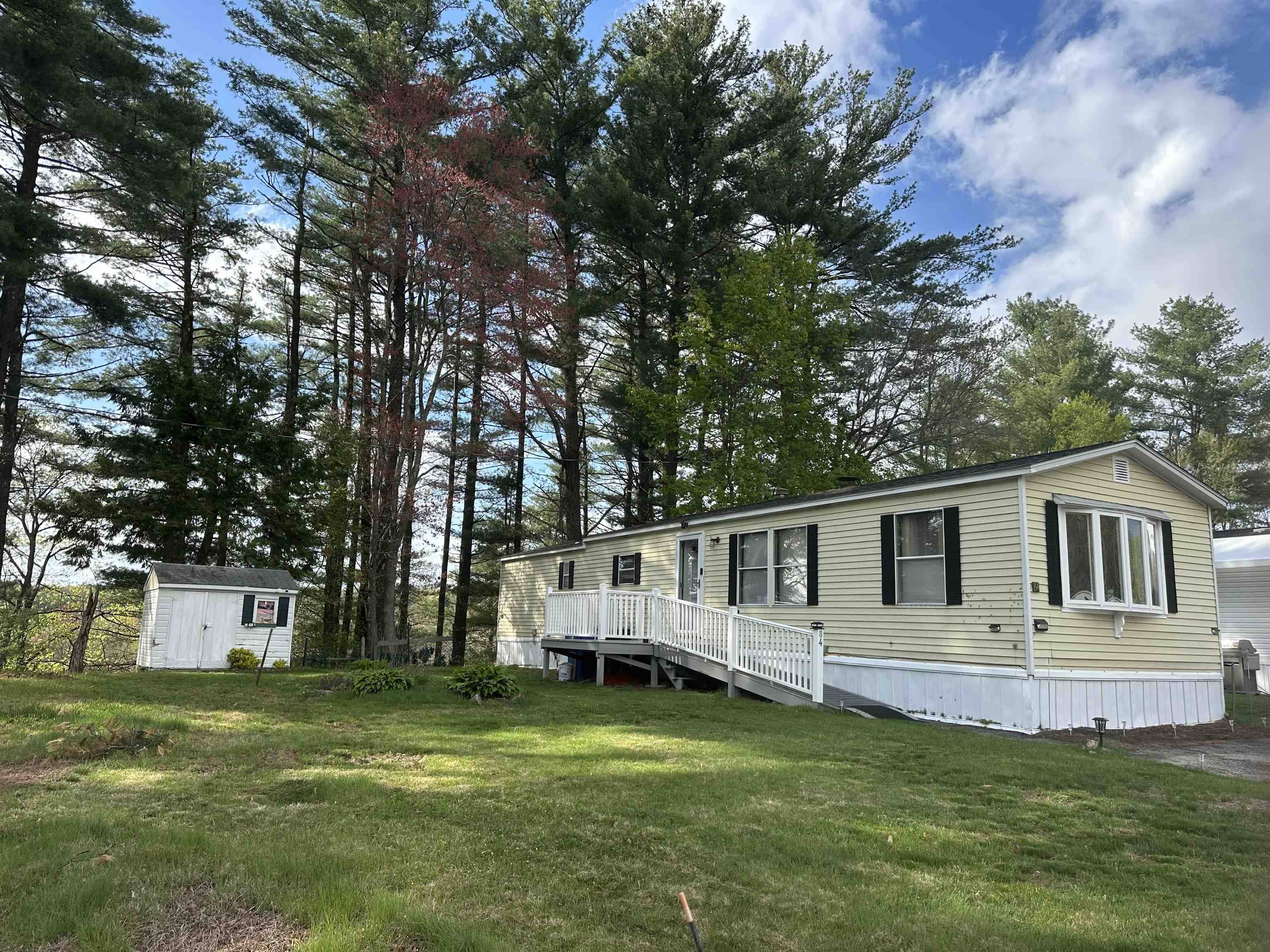 Londonderry, NH 03038,84 Pinyon PL