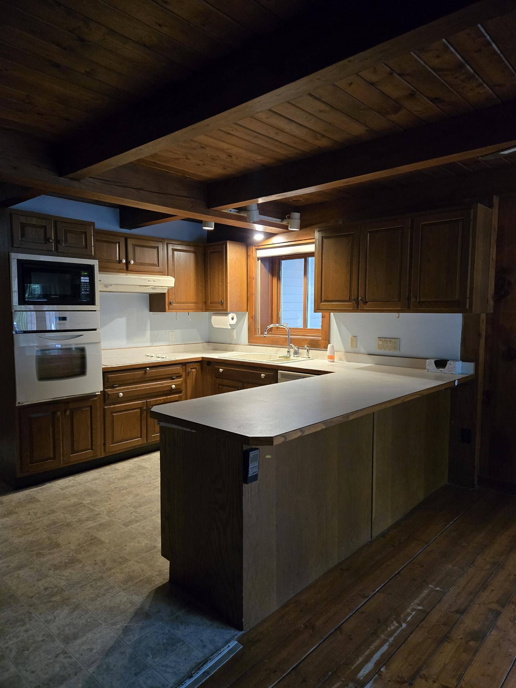 Goffstown, NH 03045,22 Goldfinch RD