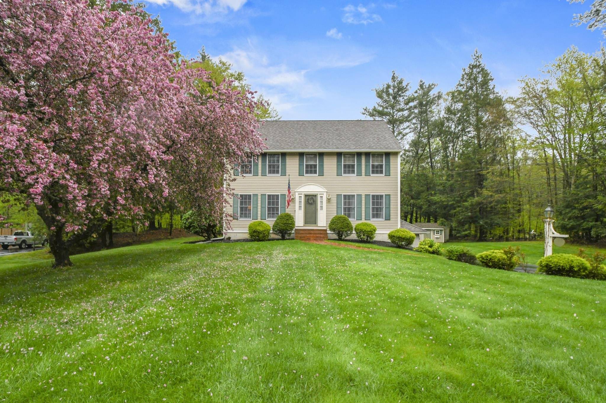 Hampstead, NH 03841,41 Golden Meadow RD