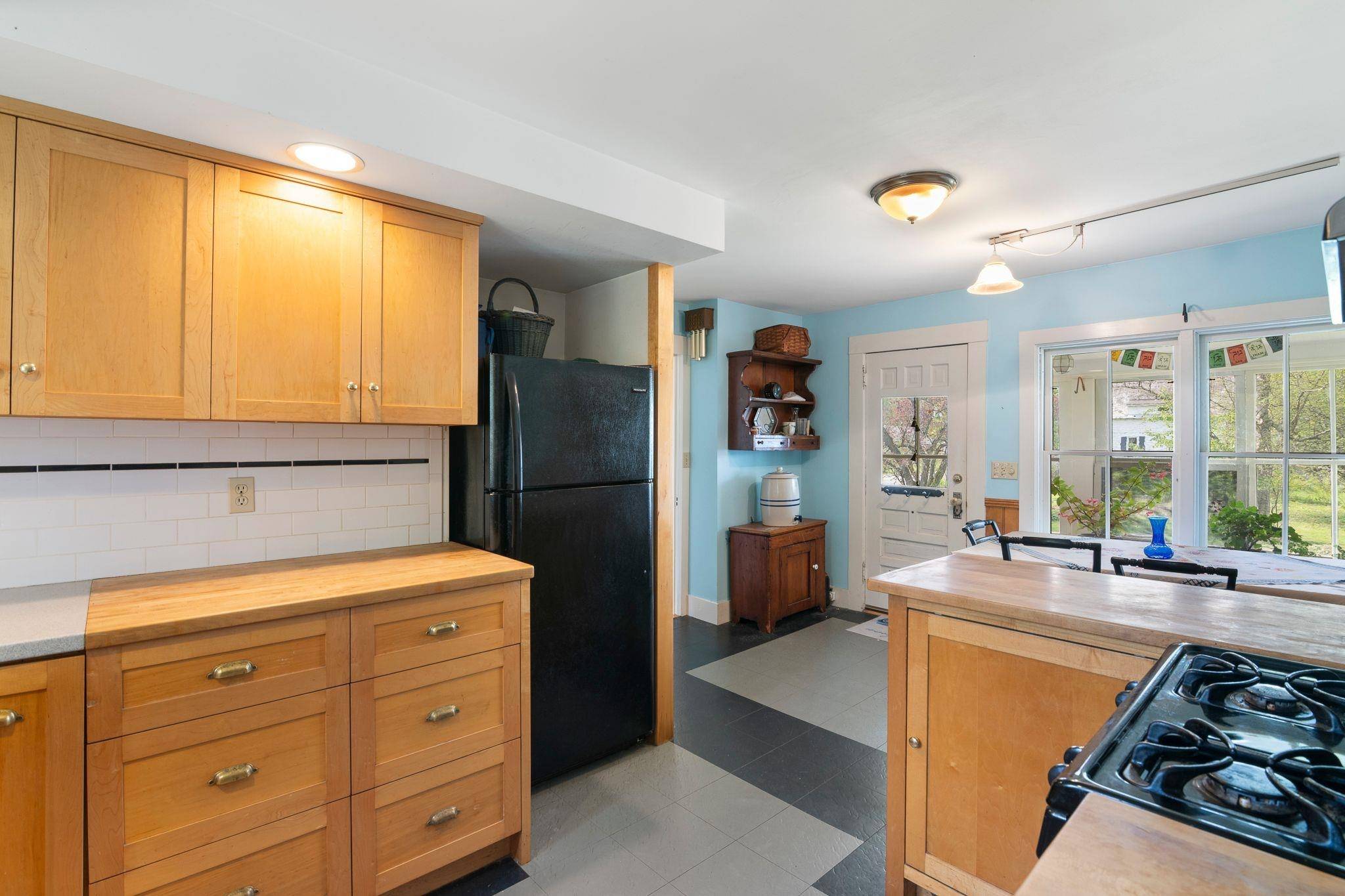 Brattleboro, VT 05301,64 Meadowbrook RD