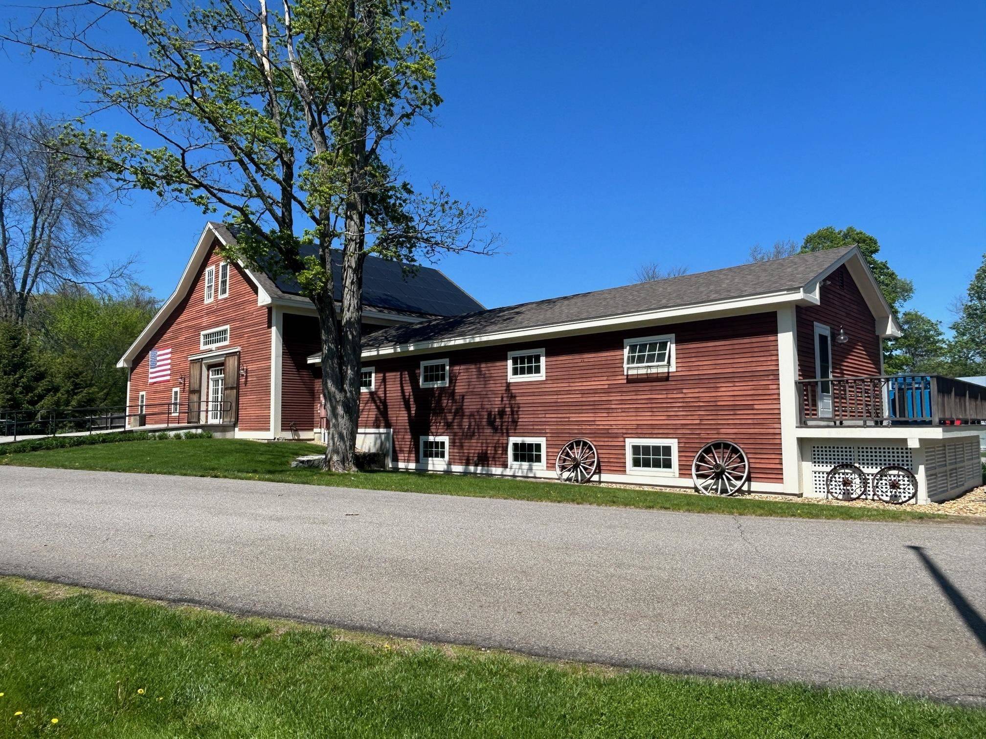 Kensington, NH 03833,244 Amesbury RD