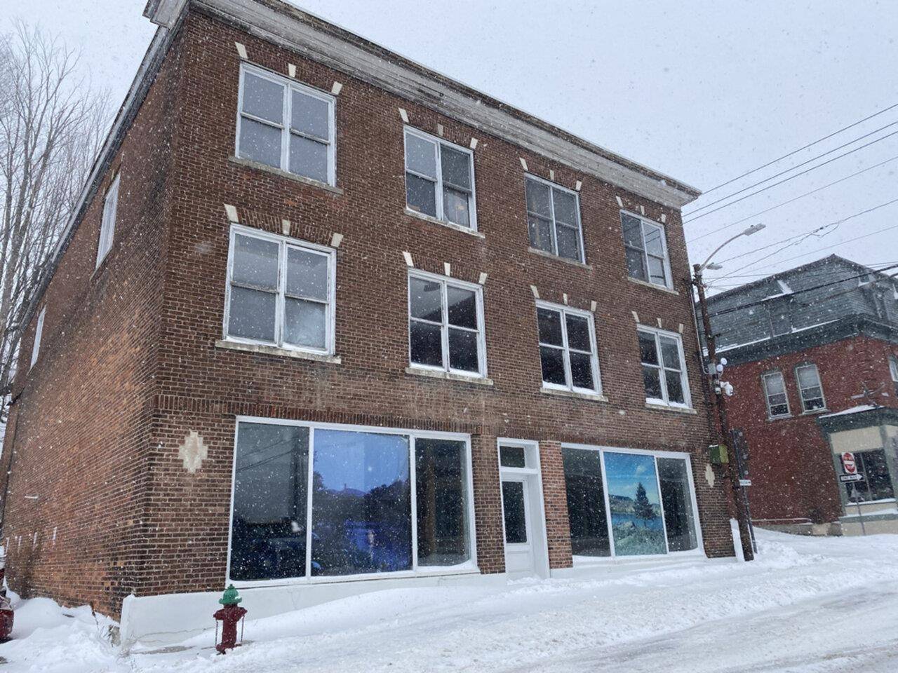 Richford, VT 05476-1162,32 River ST