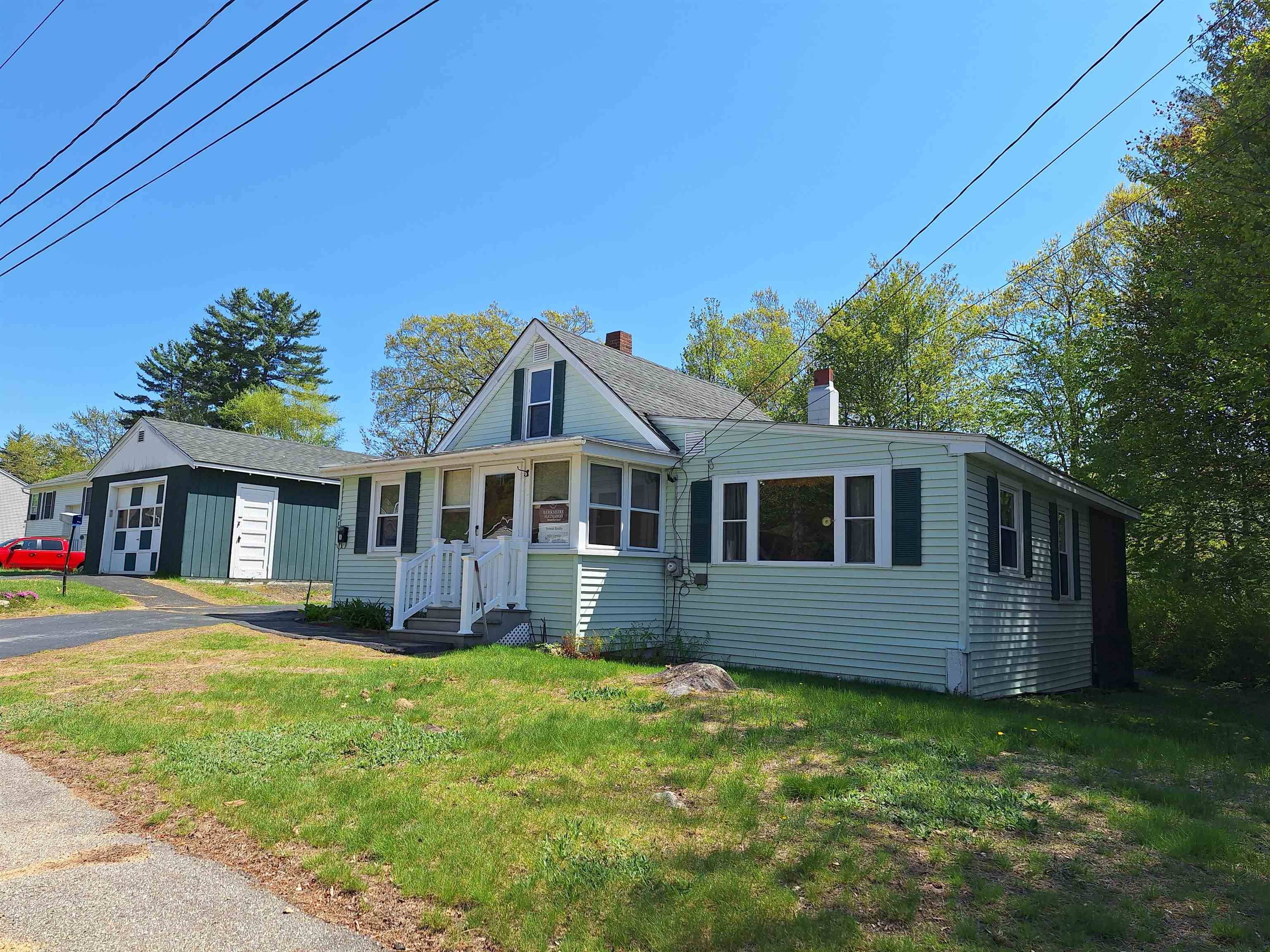 Laconia, NH 03246,283 Pine ST