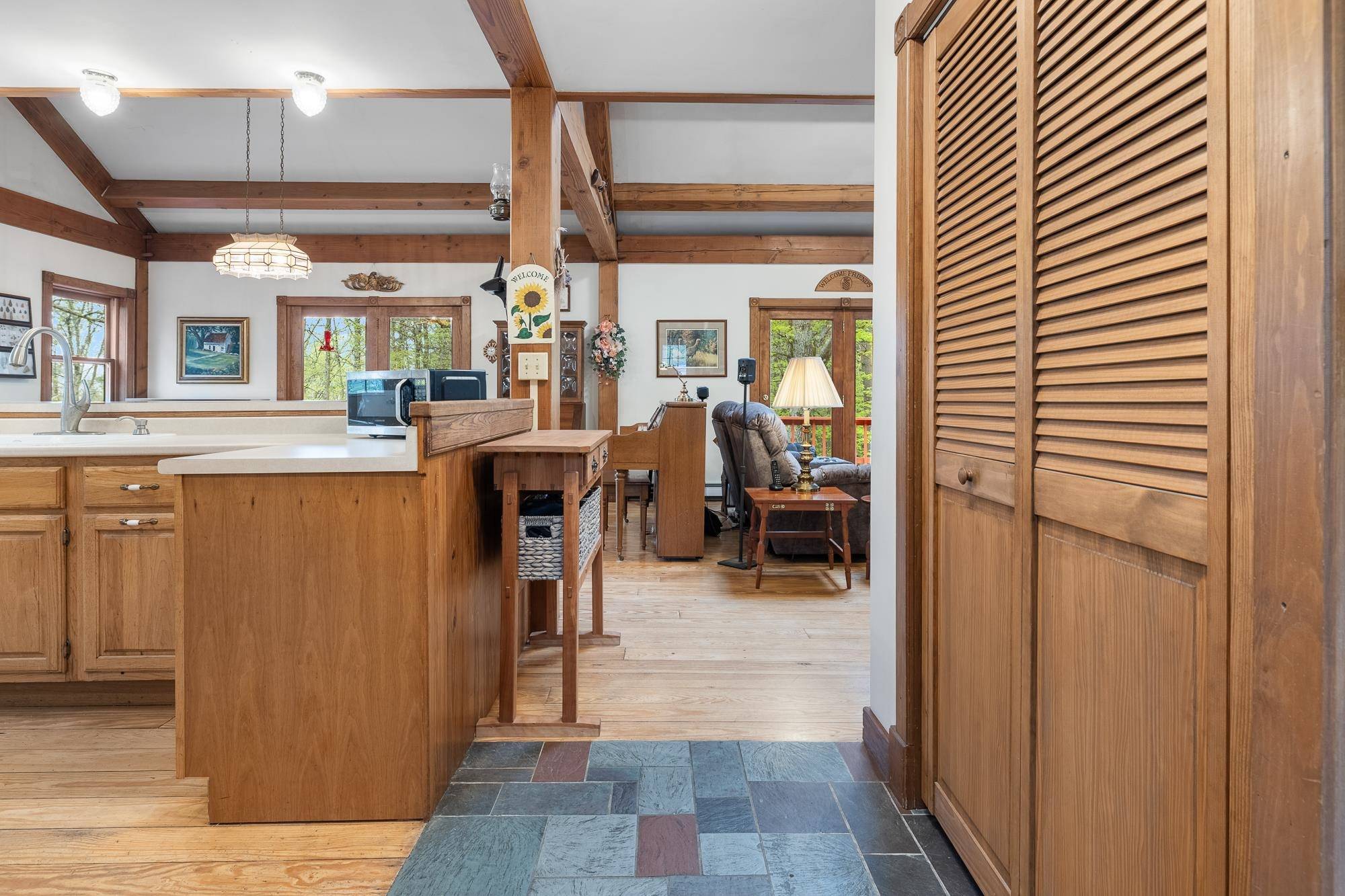 Hartford, VT 05001,1118 Wildlife RD