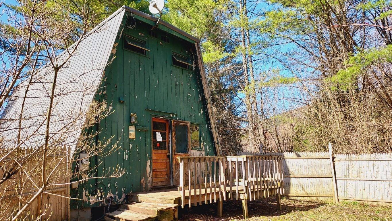 Weathersfield, VT 05151,4594 Route 131