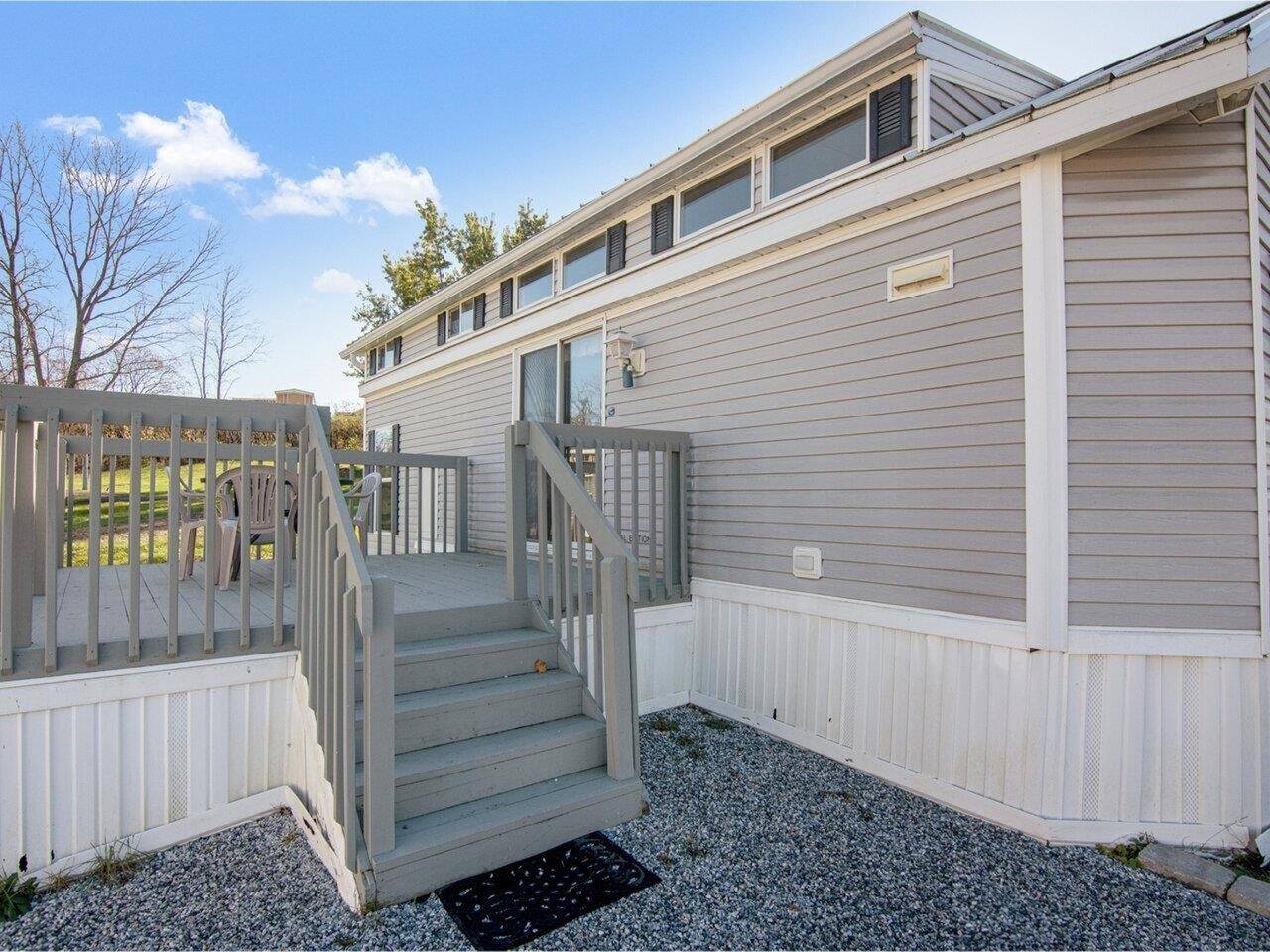 South Hero, VT 05486,10 Salmon LN