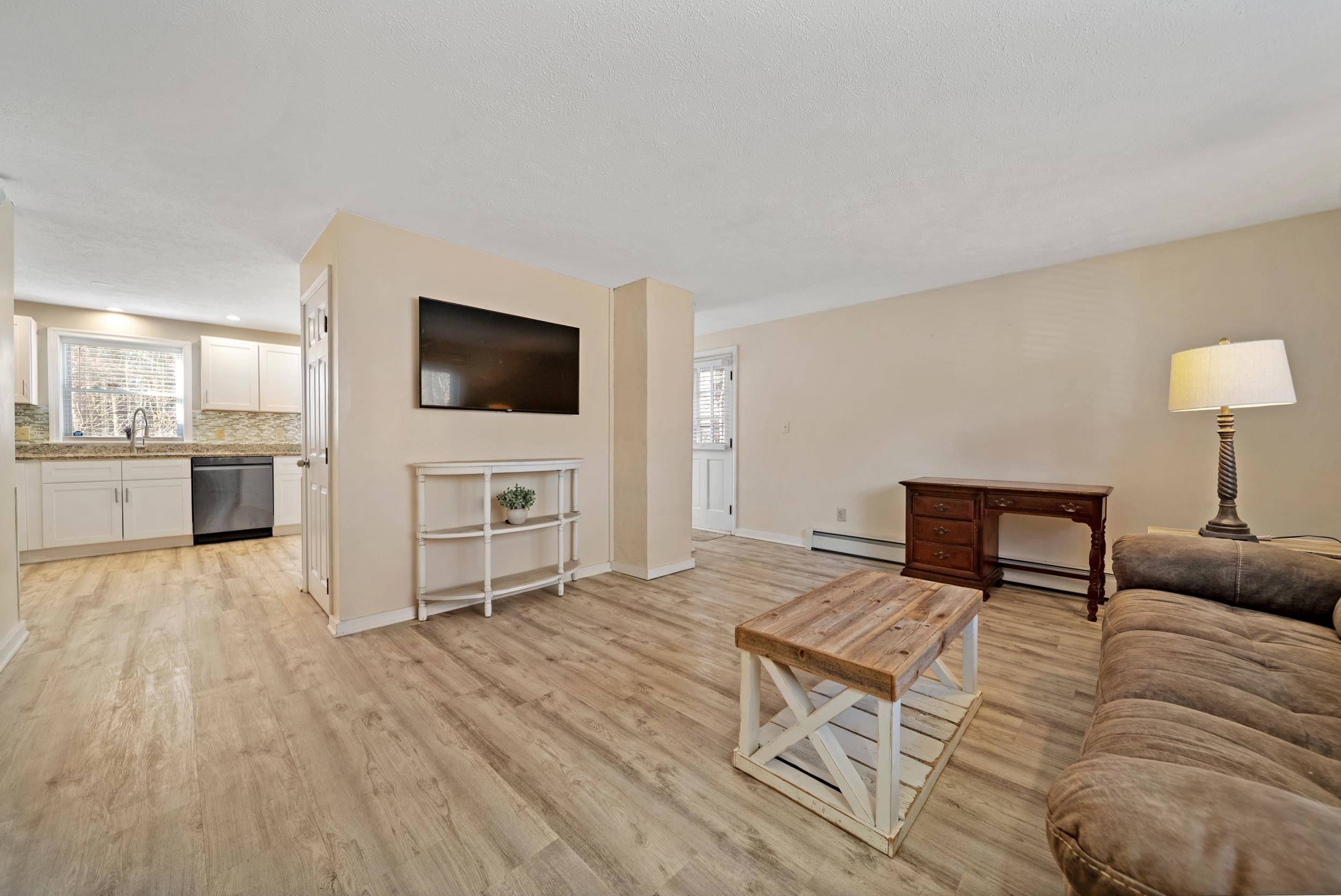 Derry, NH 03038,167a Hampstead RD #A