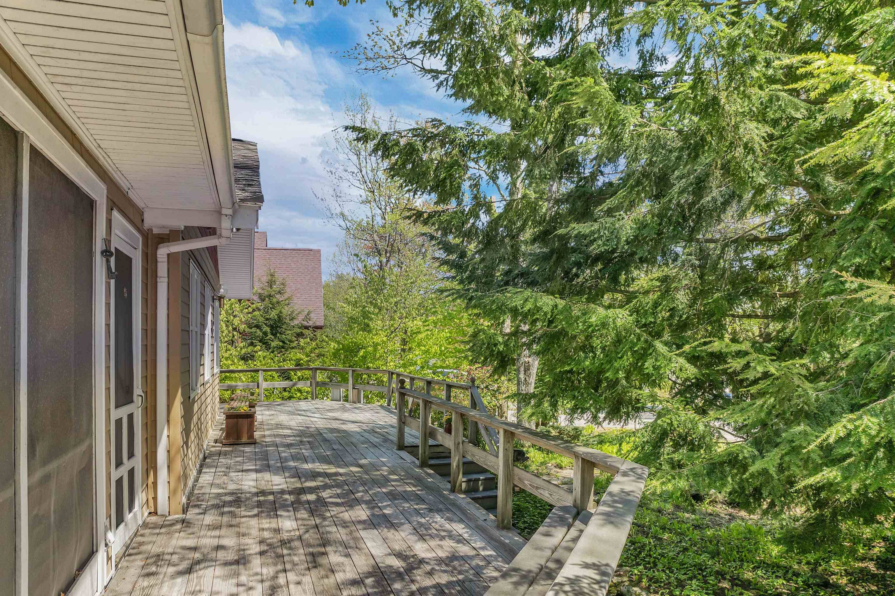 141 Gallahad LN Bristol, NH 03222