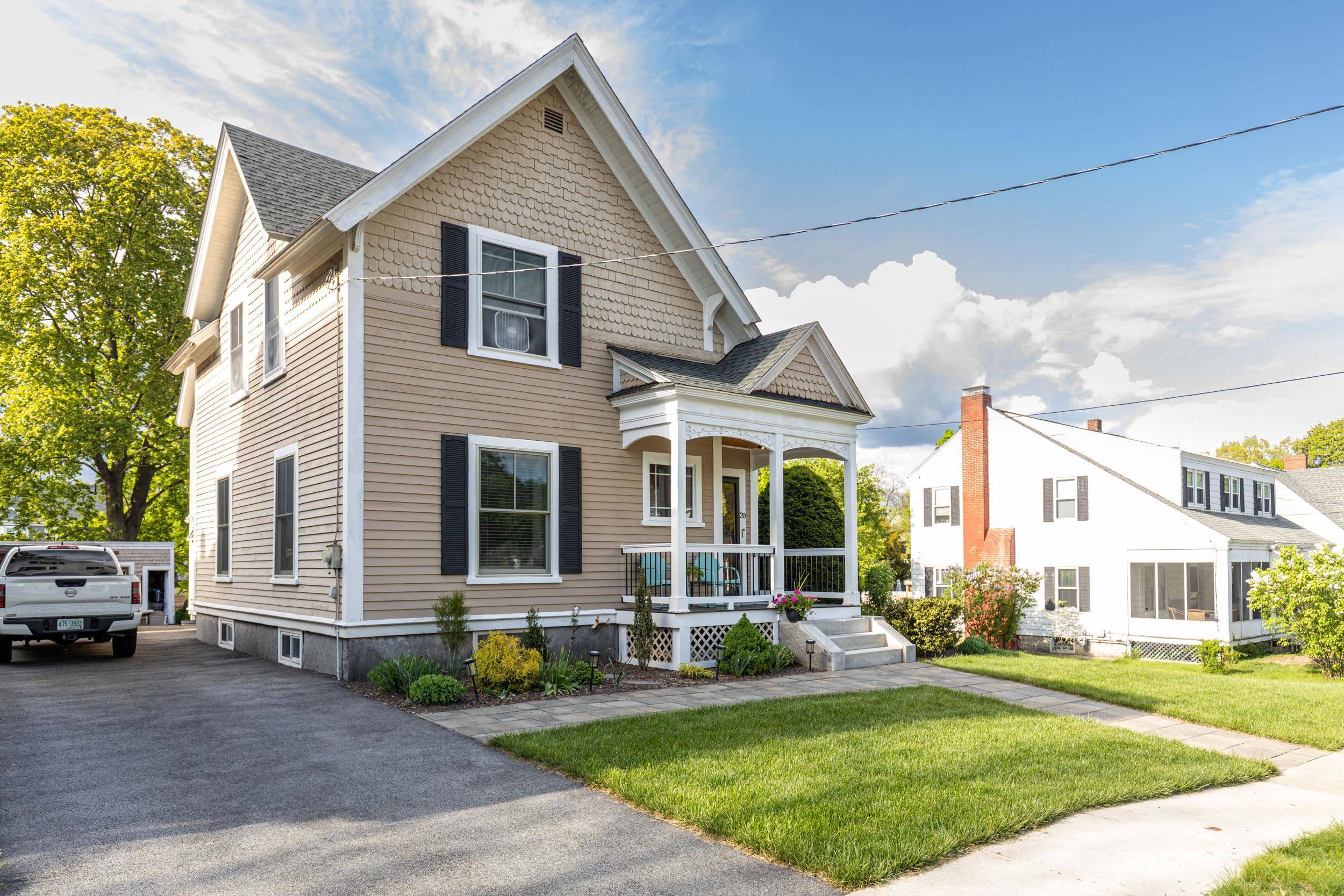 Nashua, NH 03060,20 Russell AVE