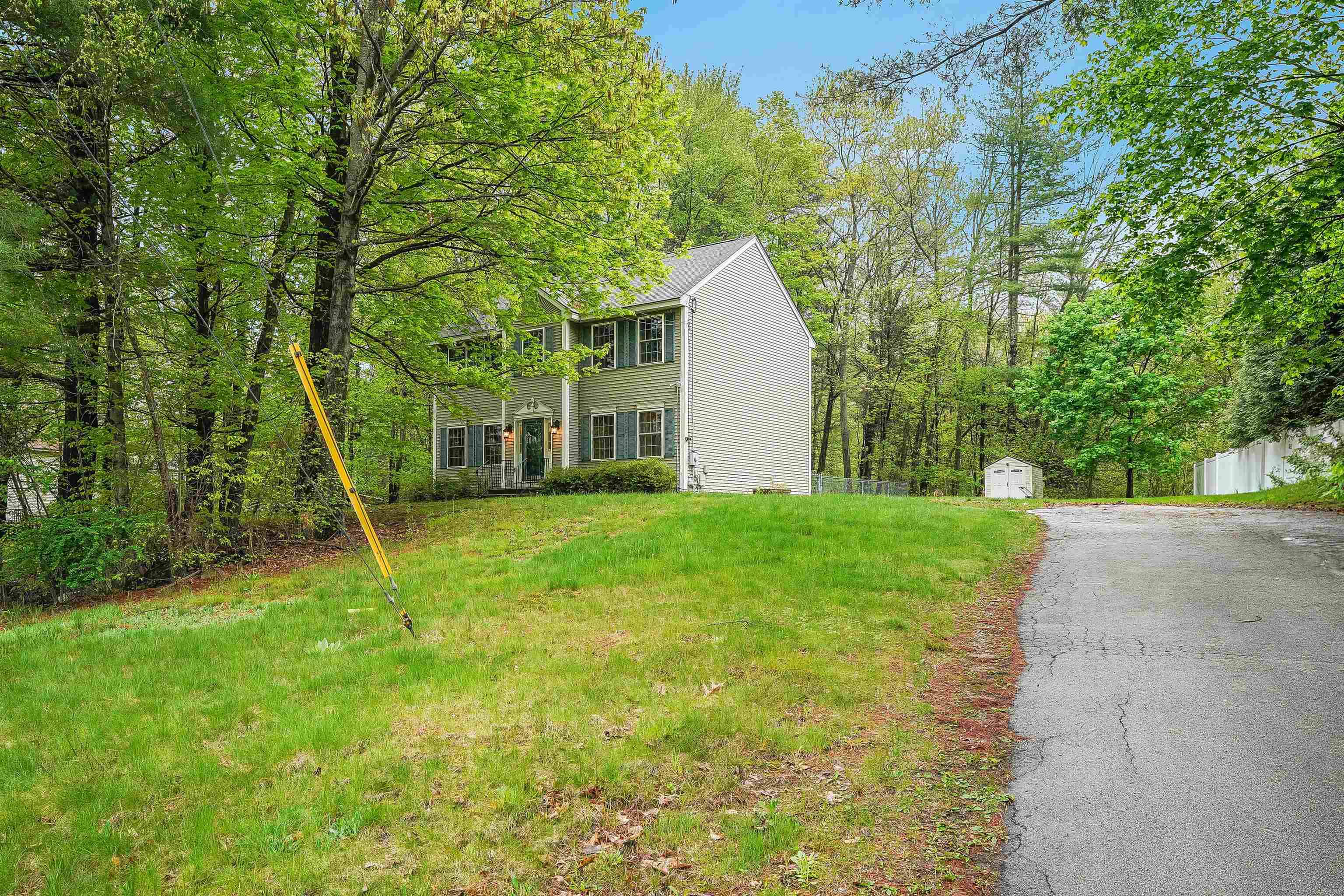 Hudson, NH 03051,12 Bush Hill RD