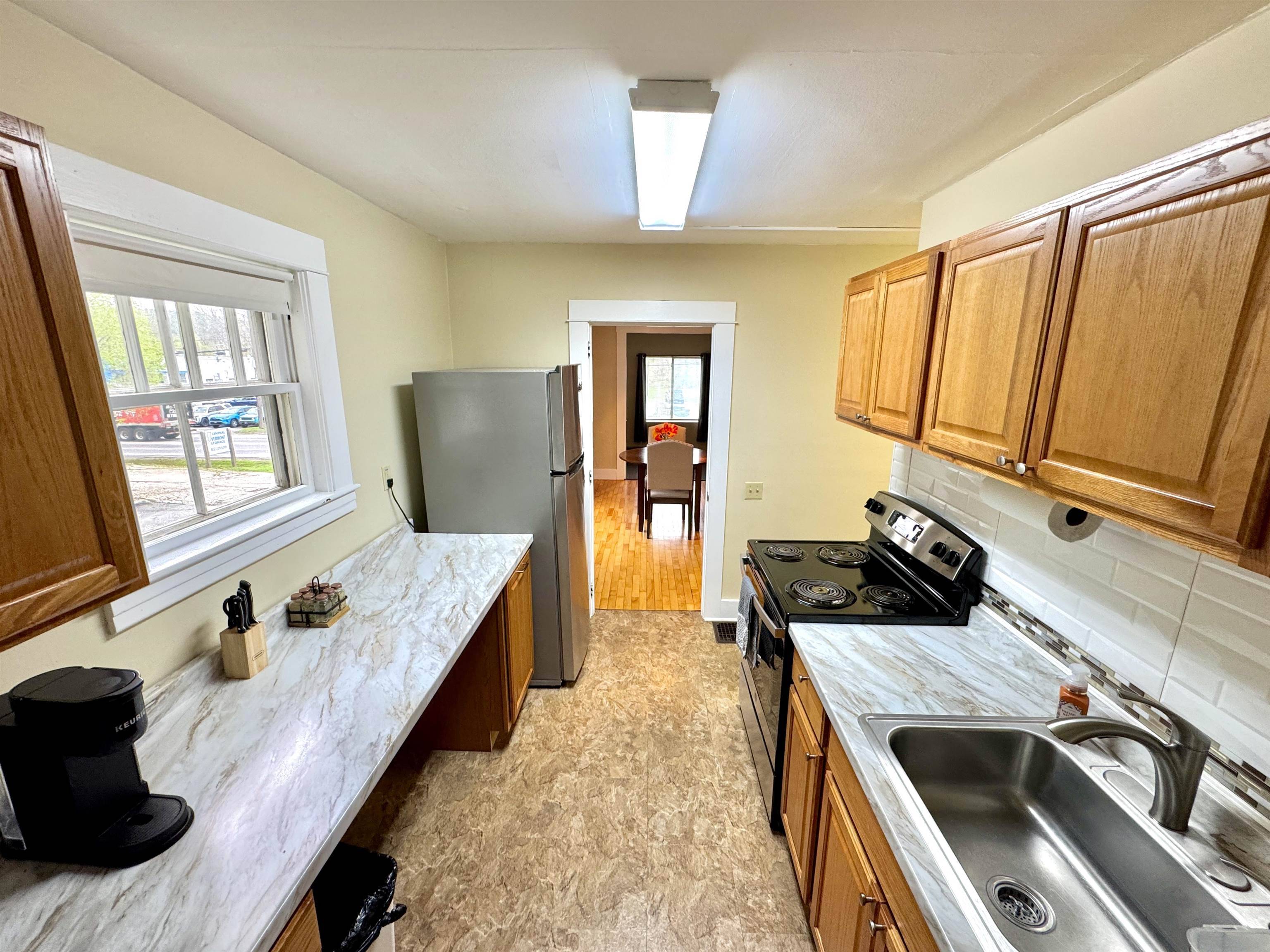 Montpelier, VT 05602,371 River ST