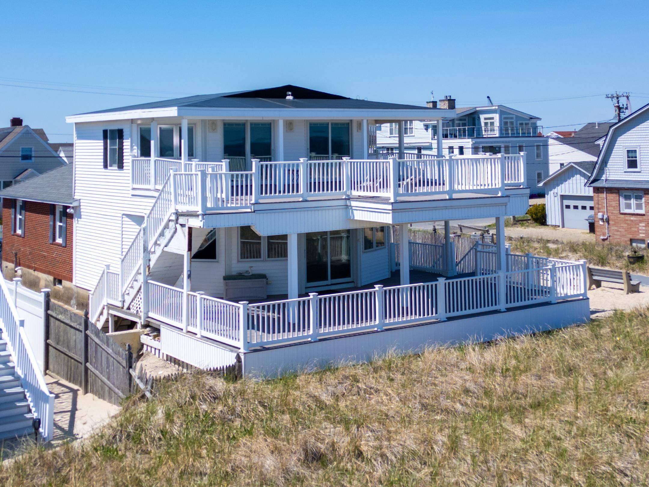 Seabrook, NH 03874,103 Ocean DR