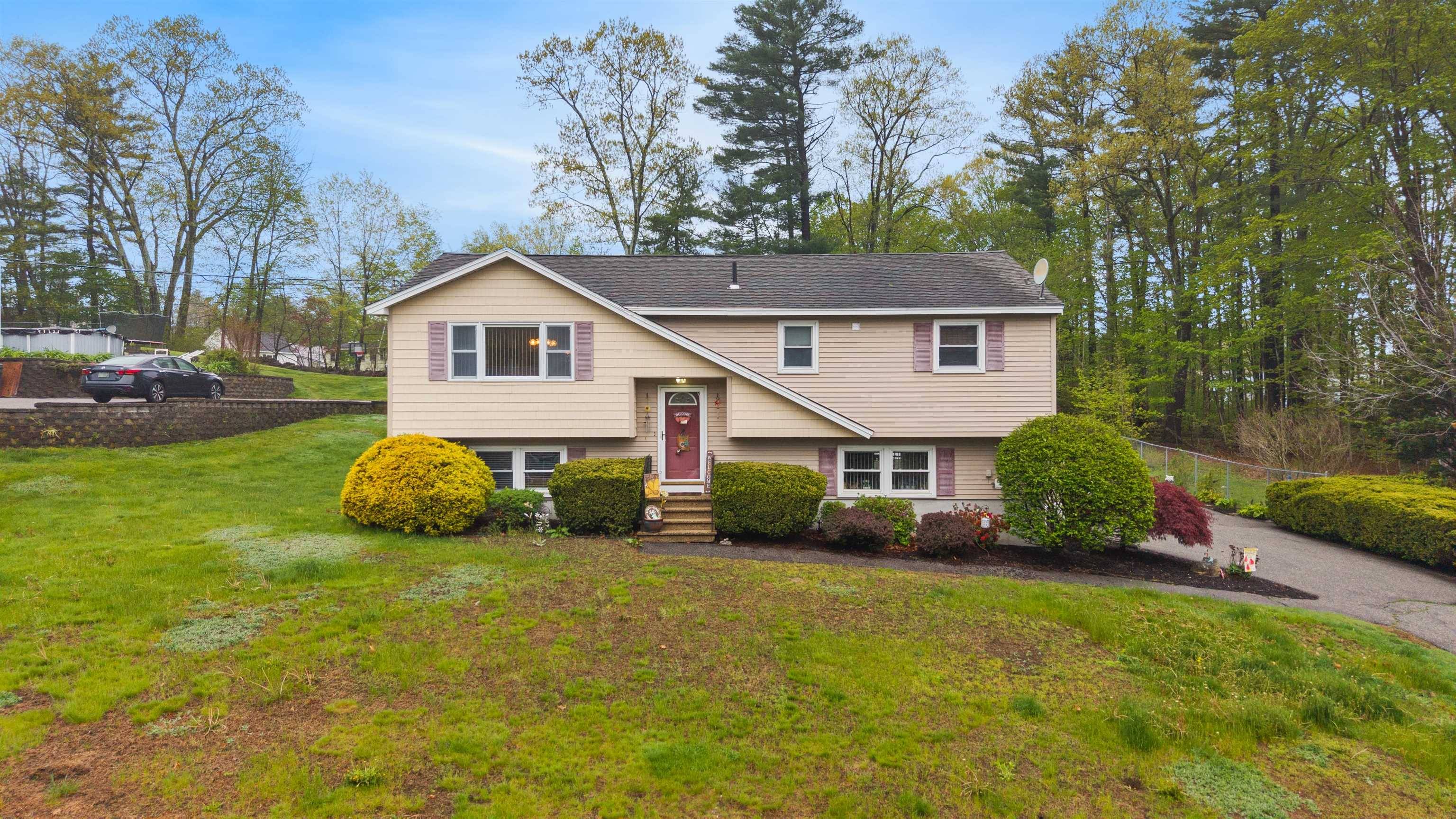 Salem, NH 03079,17 Dyson DR