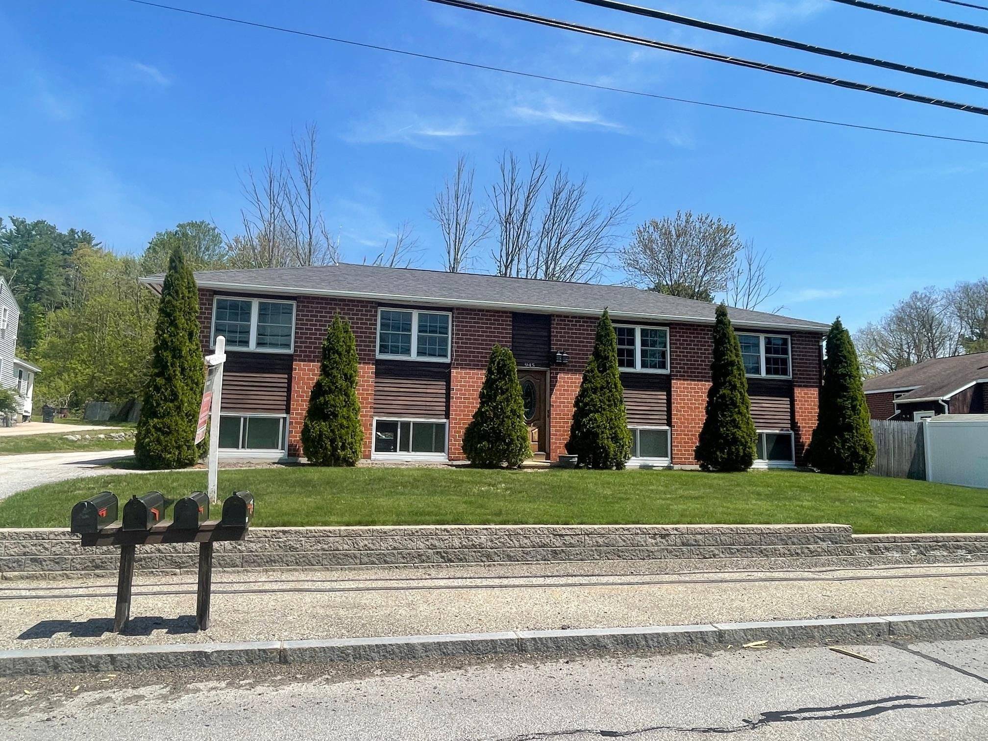Manchester, NH 03104,945 Mammoth RD #2S