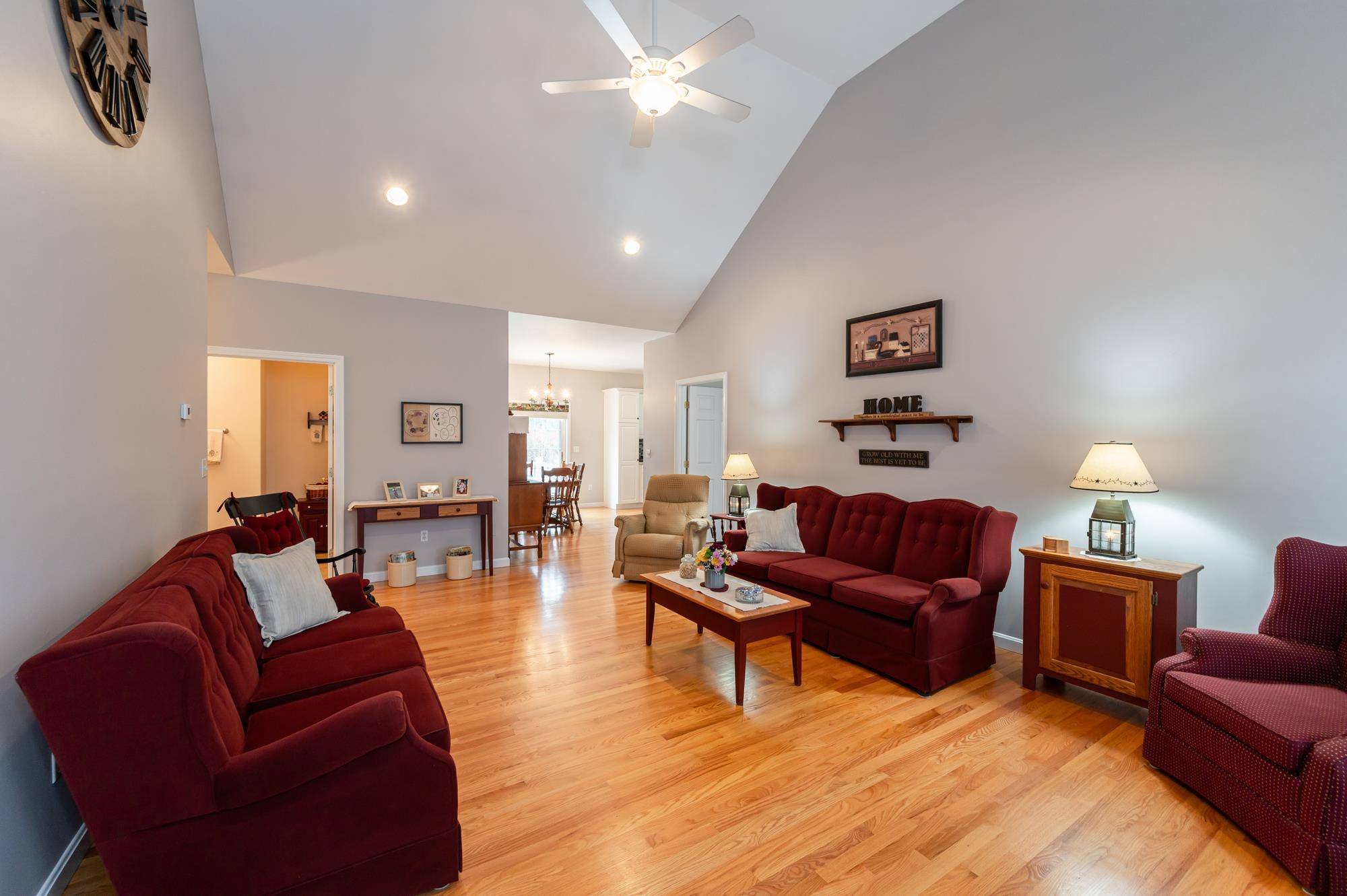 Merrimack, NH 03054,15 Caldwell LN