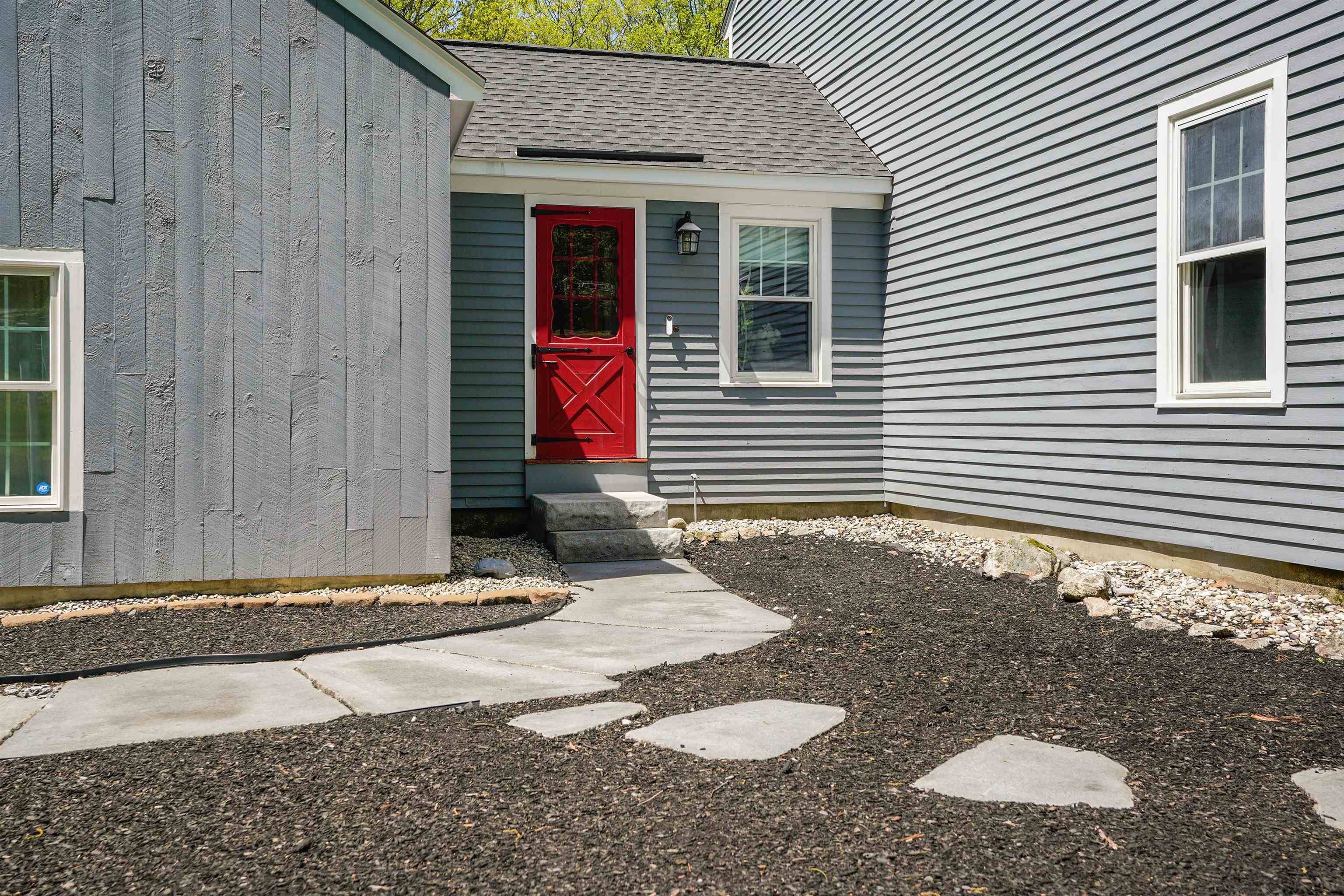 Bedford, NH 03110,17 Oriole DR