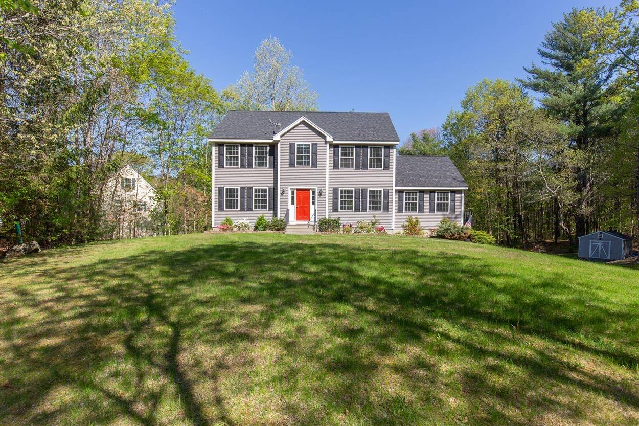 Pelham, NH 03076,24 Robinson LN