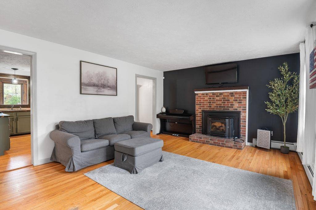 Alton, NH 03810,11 Southview LN