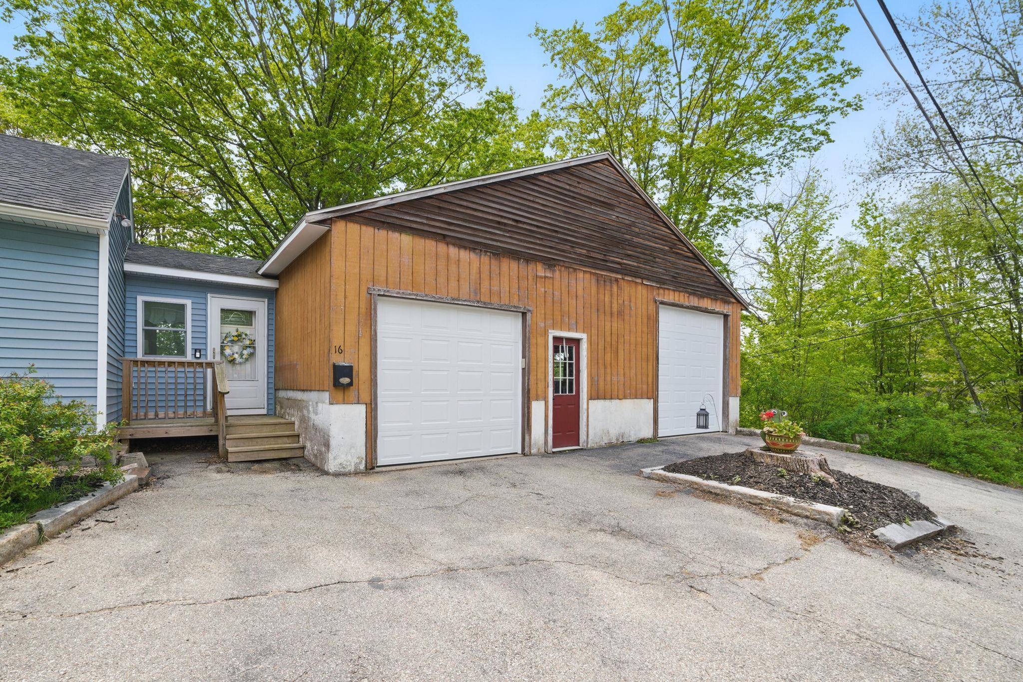 Farmington, NH 03835,16 Prospect ST