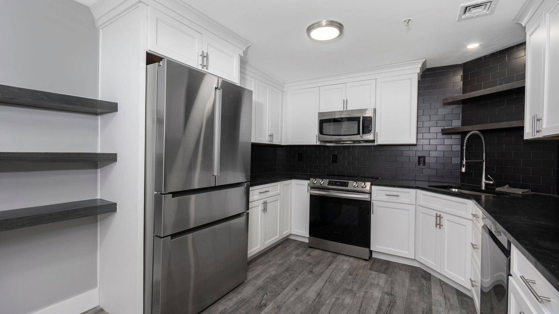 Nashua, NH 03062,12 Ledgewood Hills DR #102