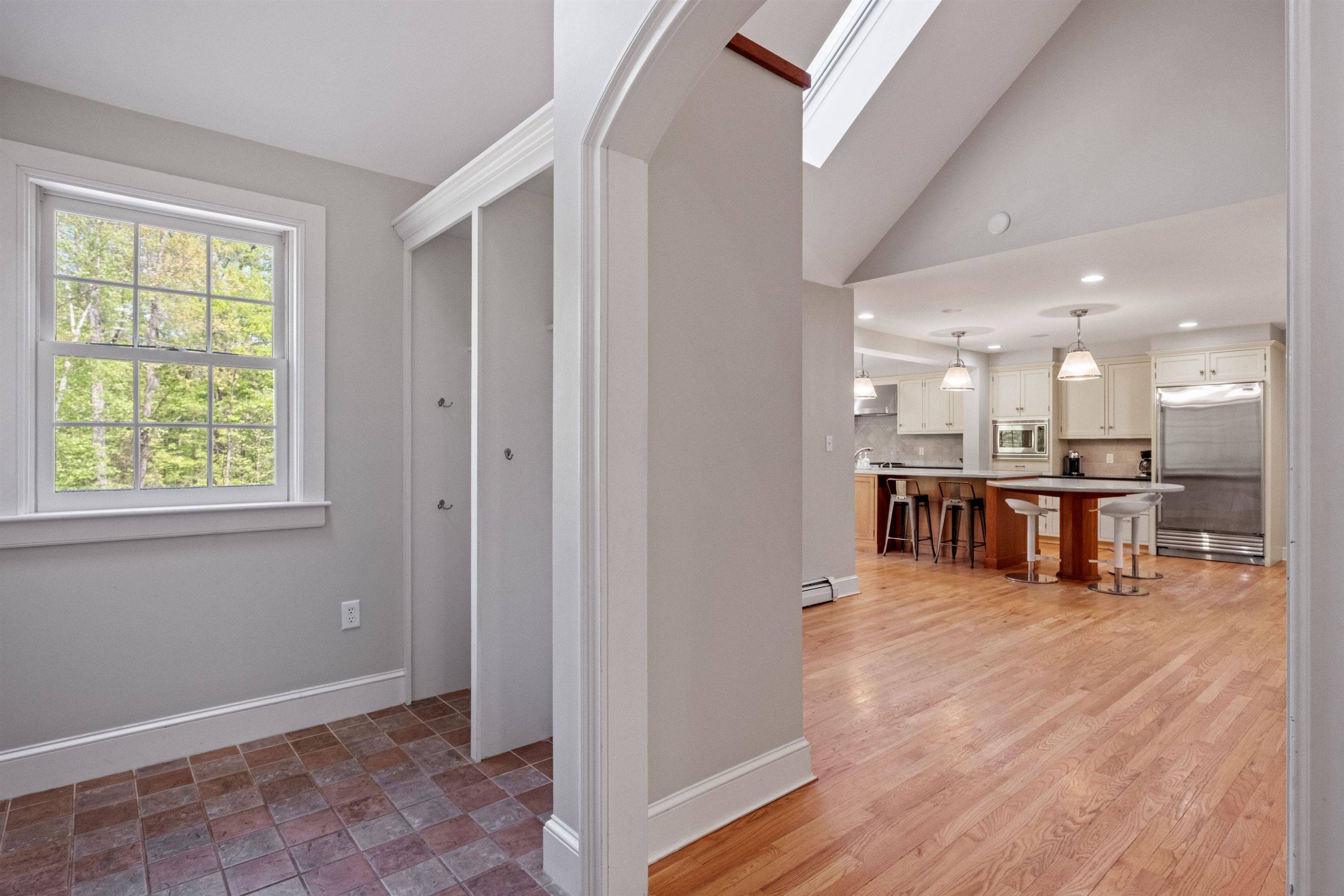 211 Hedgerose LN Hopkinton, NH 03229