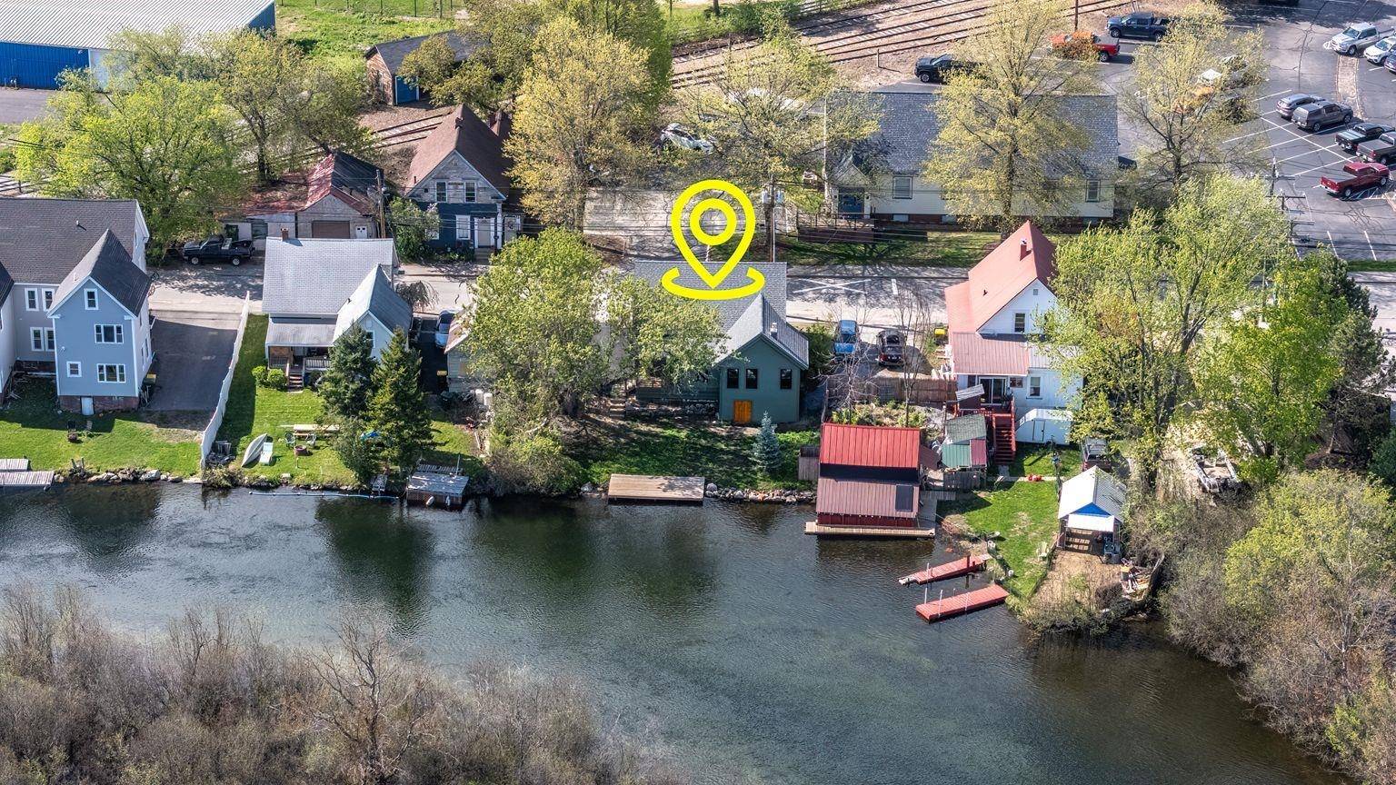 Laconia, NH 03246,98 Water ST