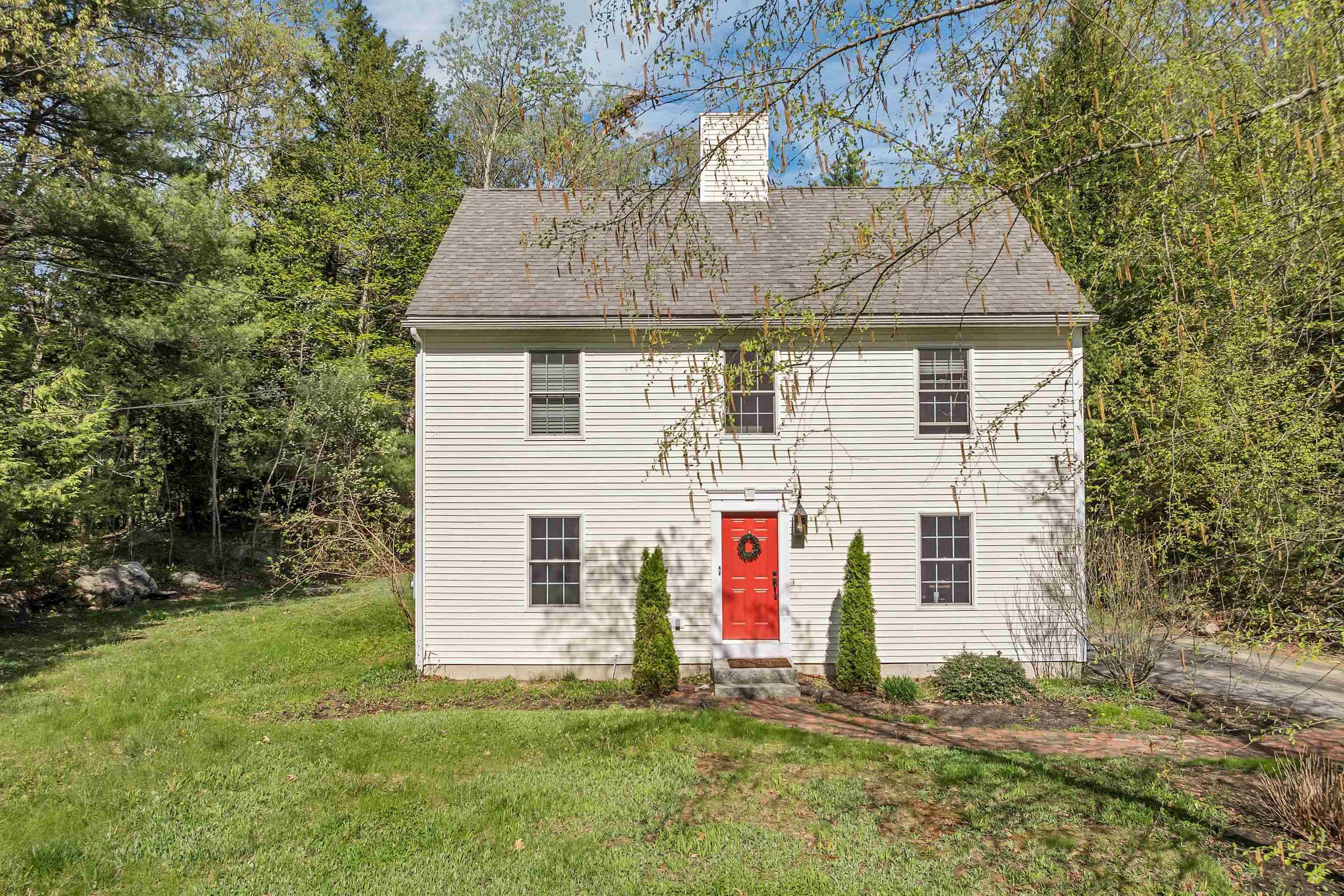 Loudon, NH 03307,268 Lesmerises RD