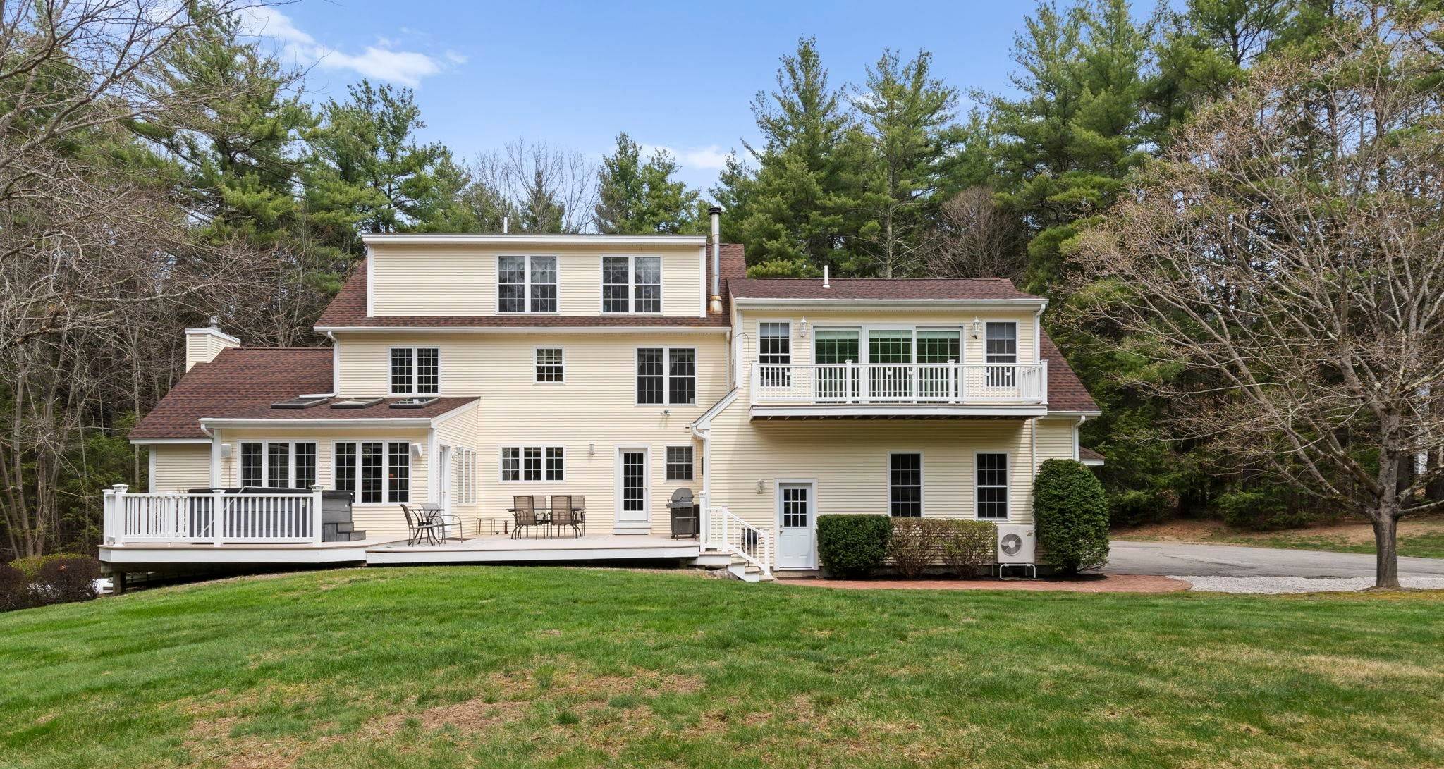 Stratham, NH 03885,7 Oxbow Farm RD